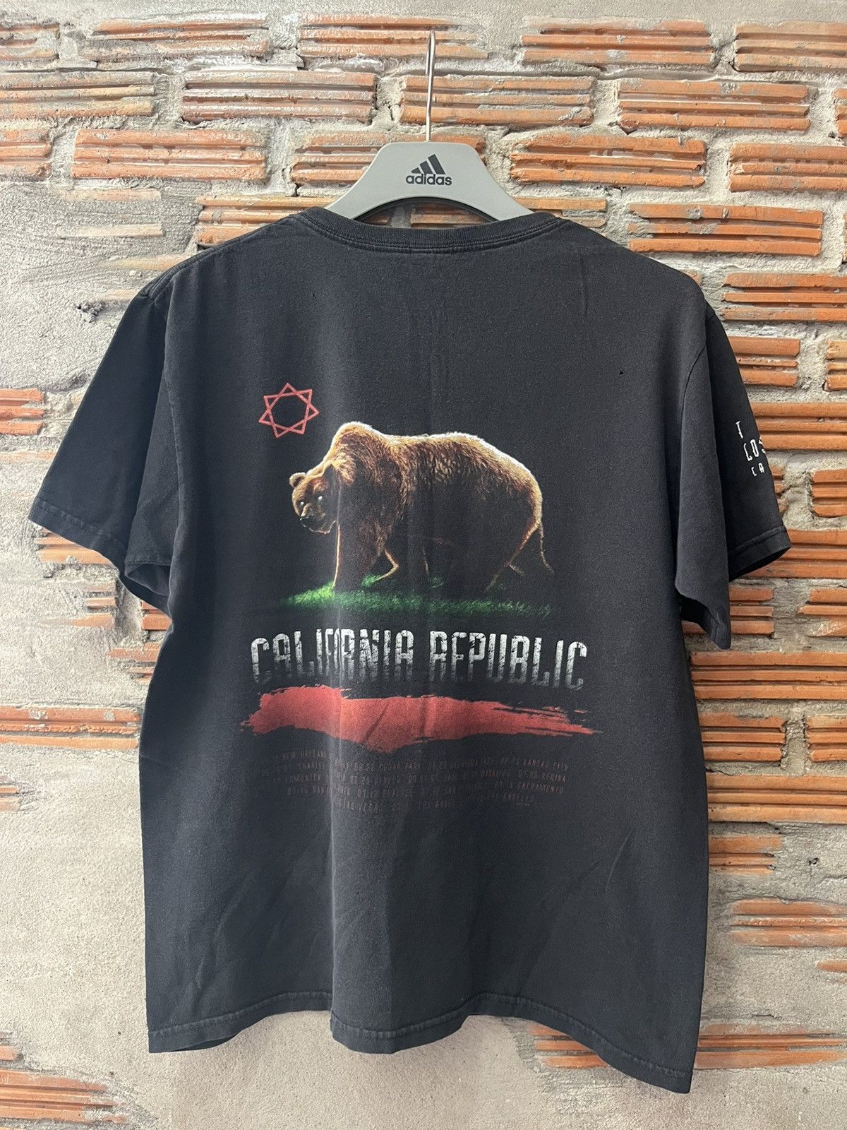 Band Tees Vintage Tool and California Republic 00’s LA CA Tshirt Size US M / EU 48-50 / 2 - 3 Thumbnail
