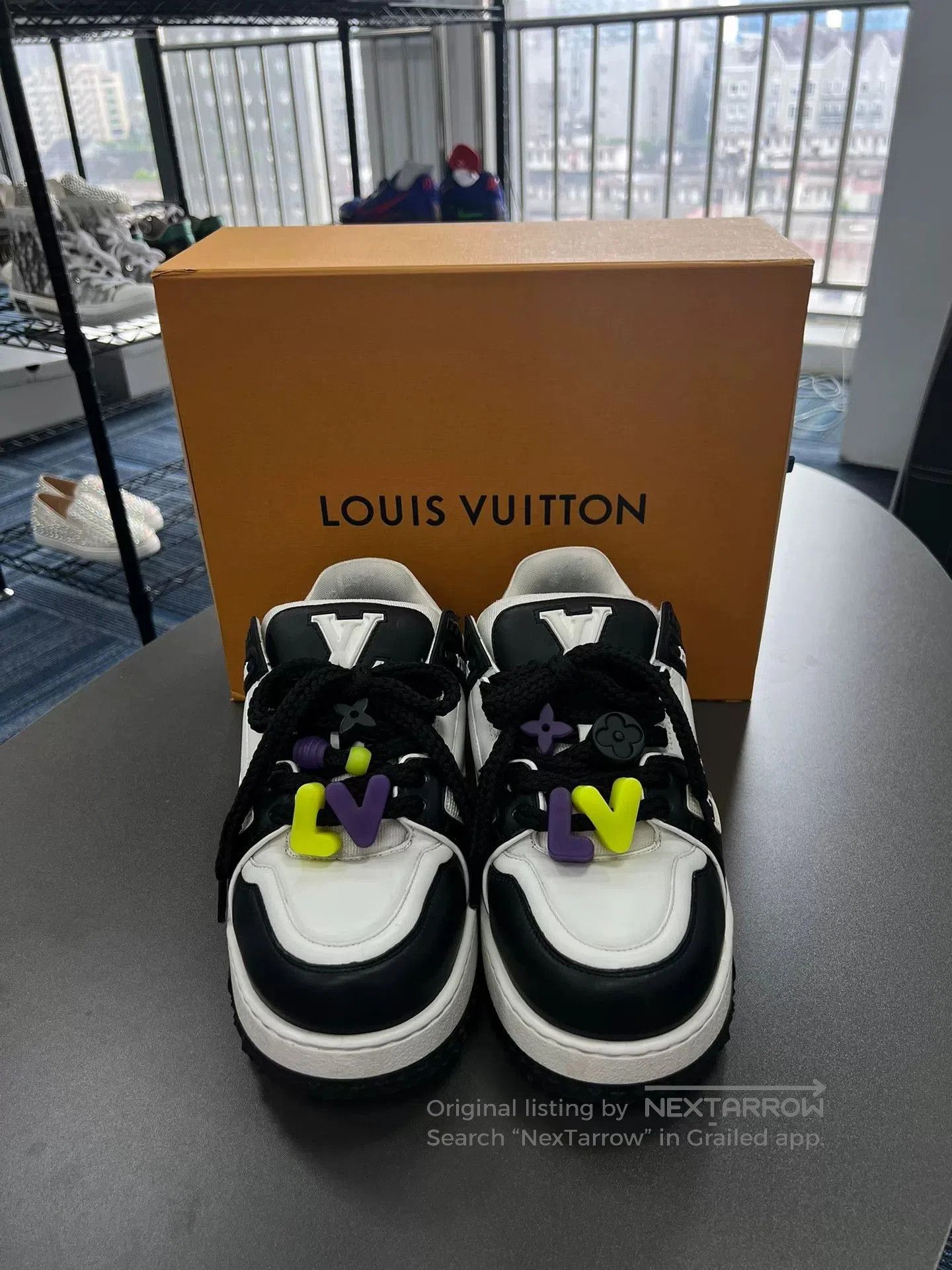 Louis Vuitton LV Black and White Sneakers Size 7. Size US 7 / EU 40 - 1 Thumbnail