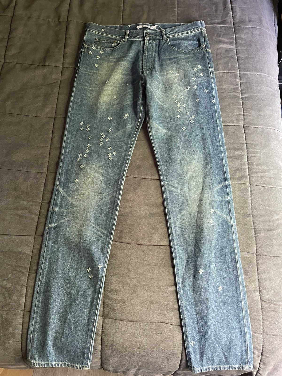 Givenchy Givenchy Cuban Cut Snowflake Distressed Jeans Size US 34 / EU 50 - 1 Thumbnail