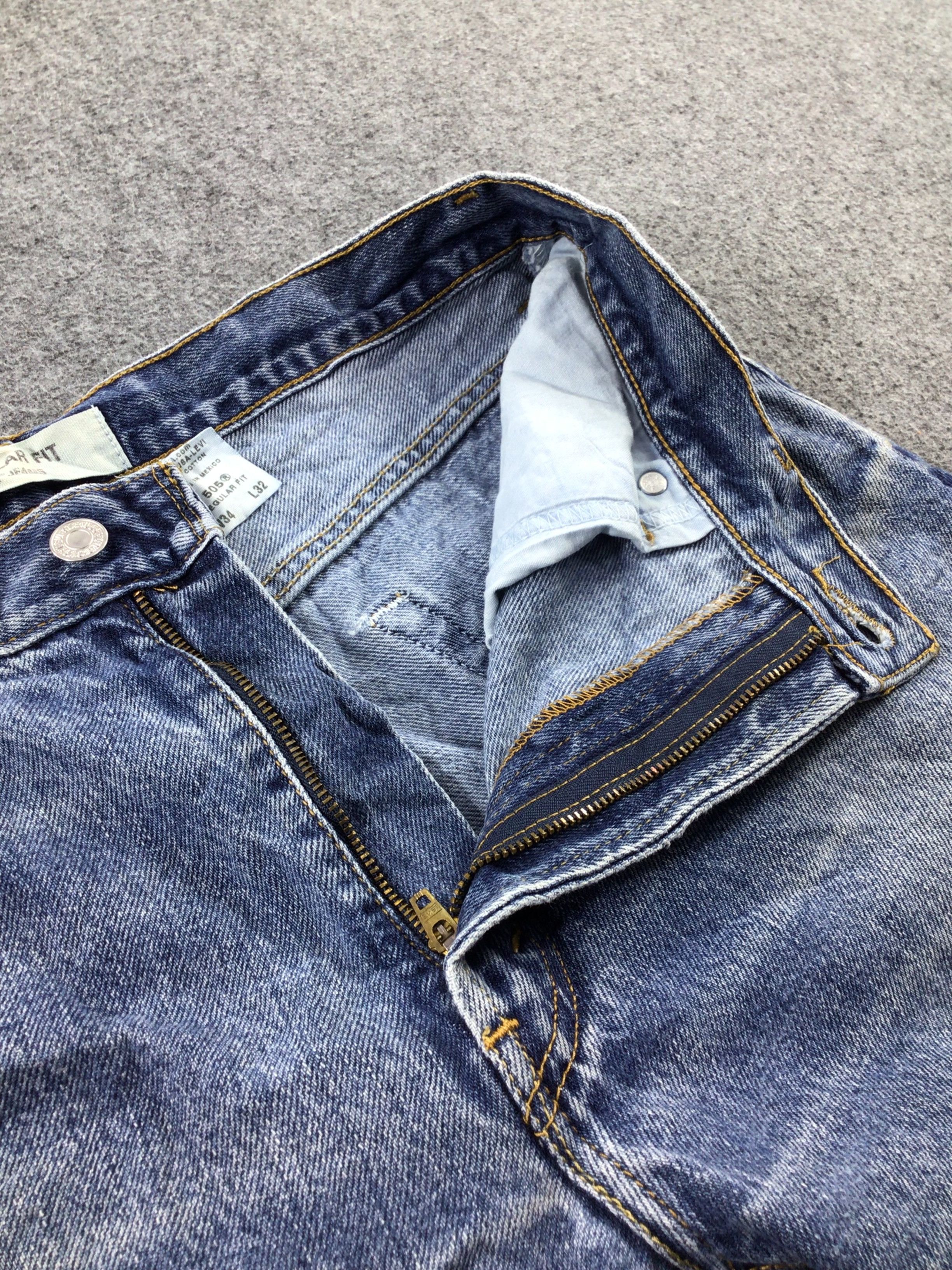 Levi's Vintage Levis 505 Jeans Faded Blue Denim KJ299A Size US 33 - 8 Thumbnail