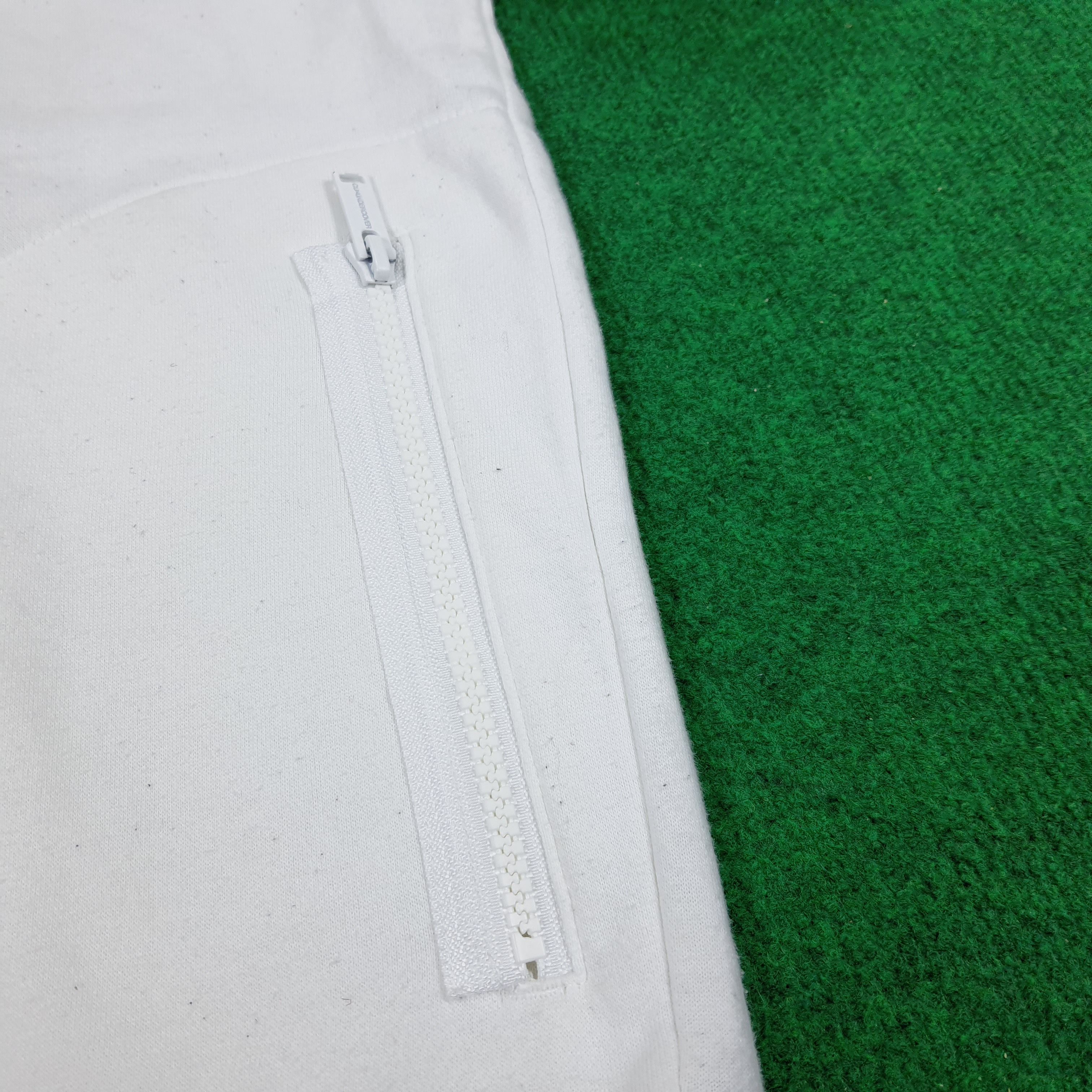 Japanese Brand × Undercover Vintage GU x Undercover Streetwear Hoodies Size US M / EU 48-50 / 2 - 8 Thumbnail