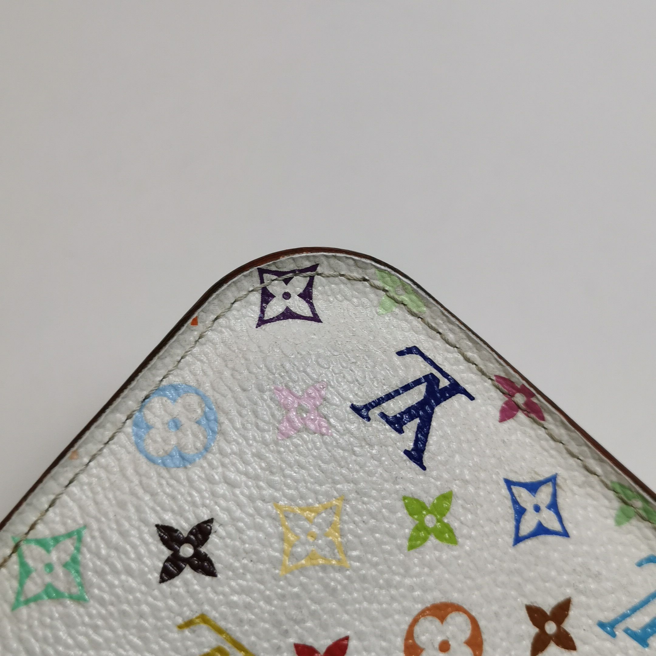 Louis Vuitton Louis Vuitton (LV) Insolite White Tricolor Zipper Clutch -y Size ONE SIZE - 3 Thumbnail