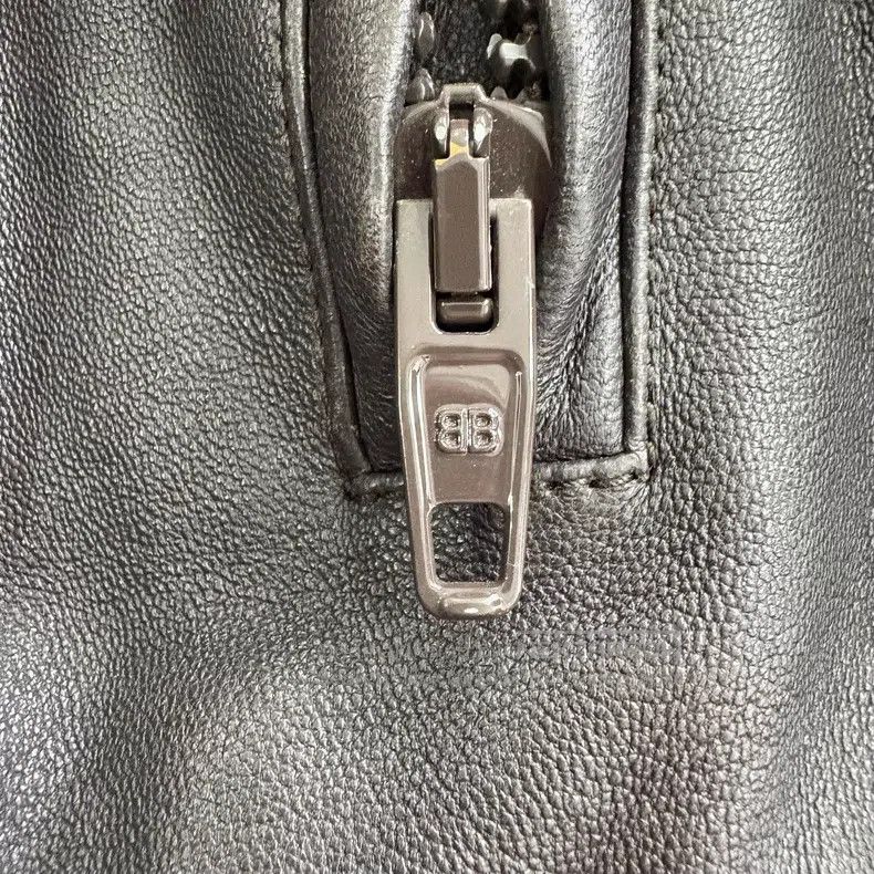 Balenciaga Balenciaga Logo Chest Print Dual Hook Lamb Leather Hooded Size US S / EU 44-46 / 1 - 4 Thumbnail