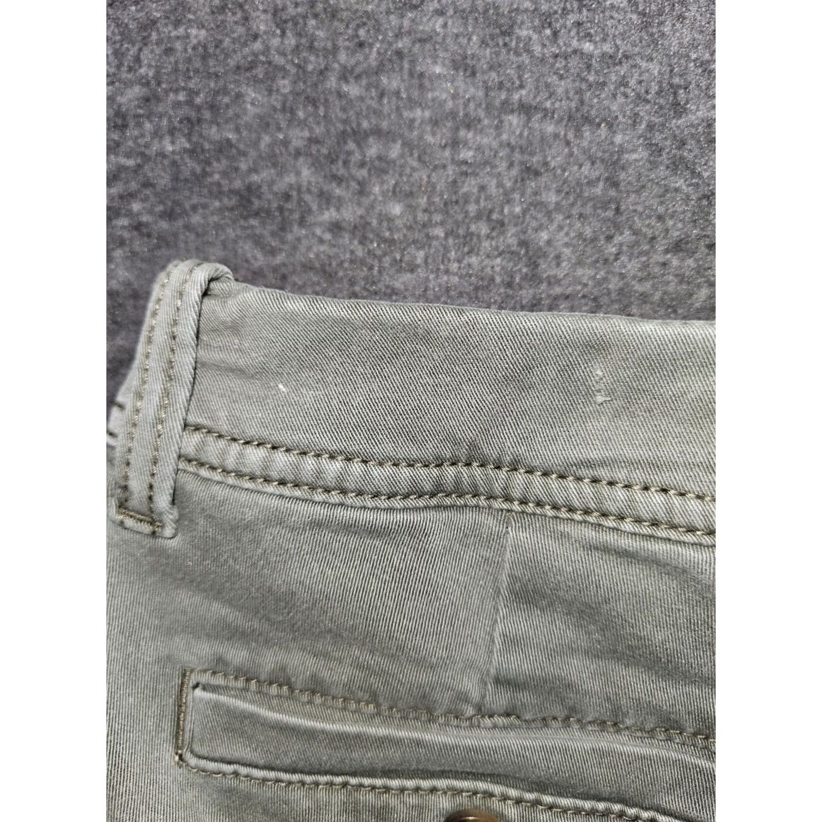 American Eagle Outfitters American Eagler Women's 0 Super Stretch Olive Green Midi Shorts Casual Preppy Size 25" / US 0 / IT 36 - 8 Thumbnail