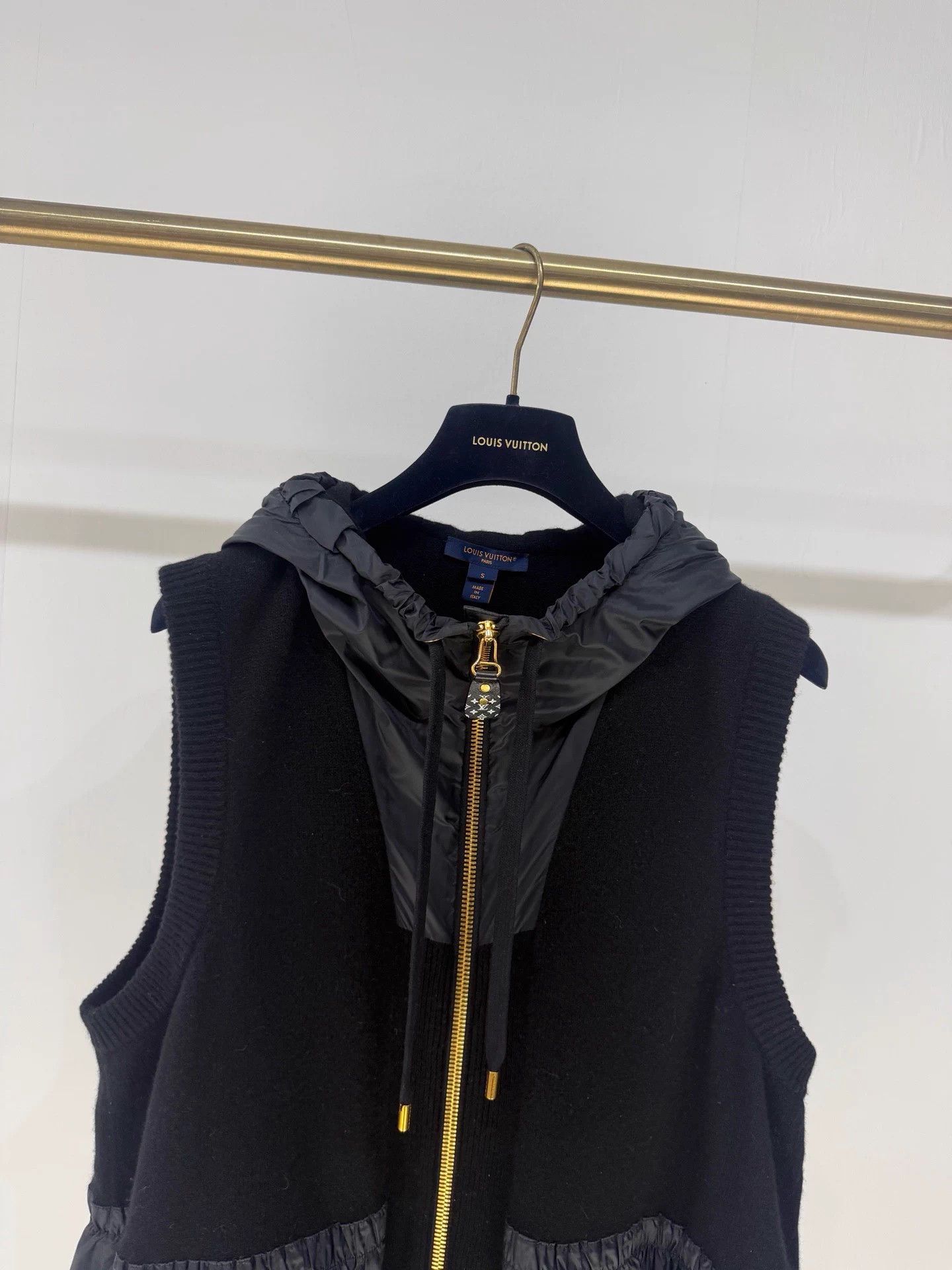 Louis Vuitton LV Ski Ruffle Knit Hooded Vest Size S / US 4 / IT 40 - 3 Thumbnail