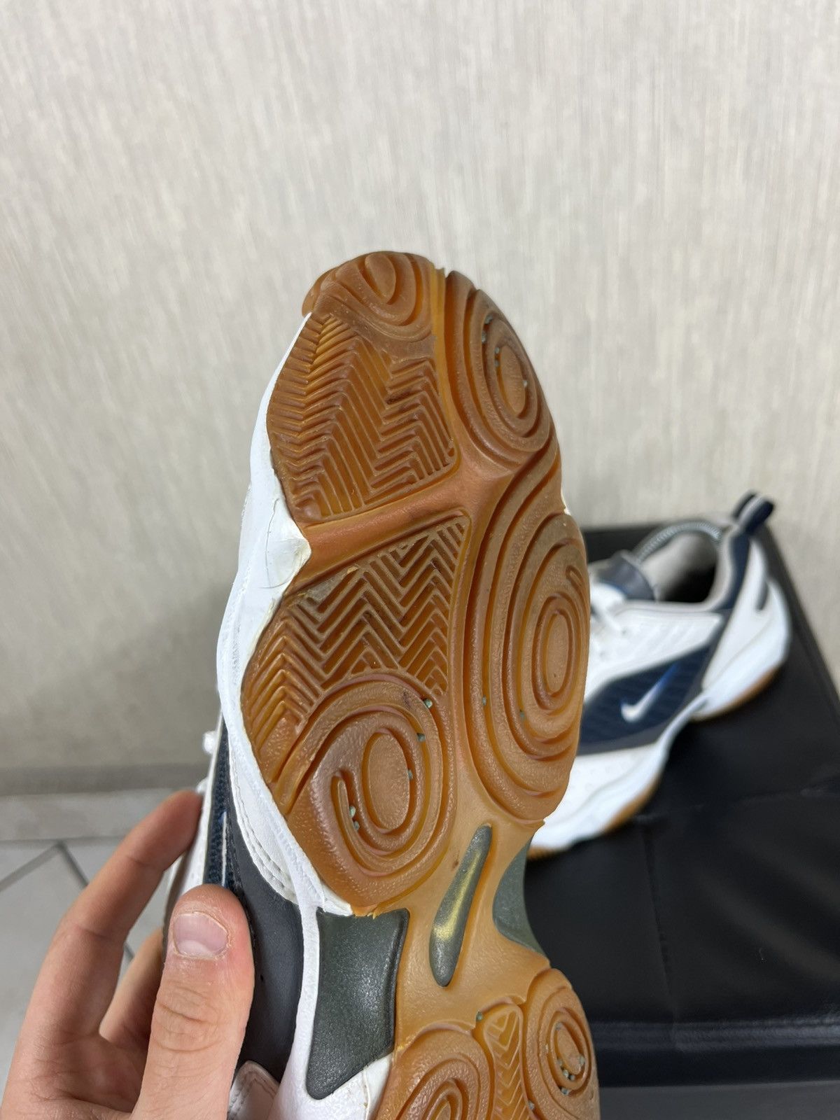 Nike Vintage Nike y2k retro small central swoosh sneakers shoes Size US 8 / EU 41 - 13 Thumbnail