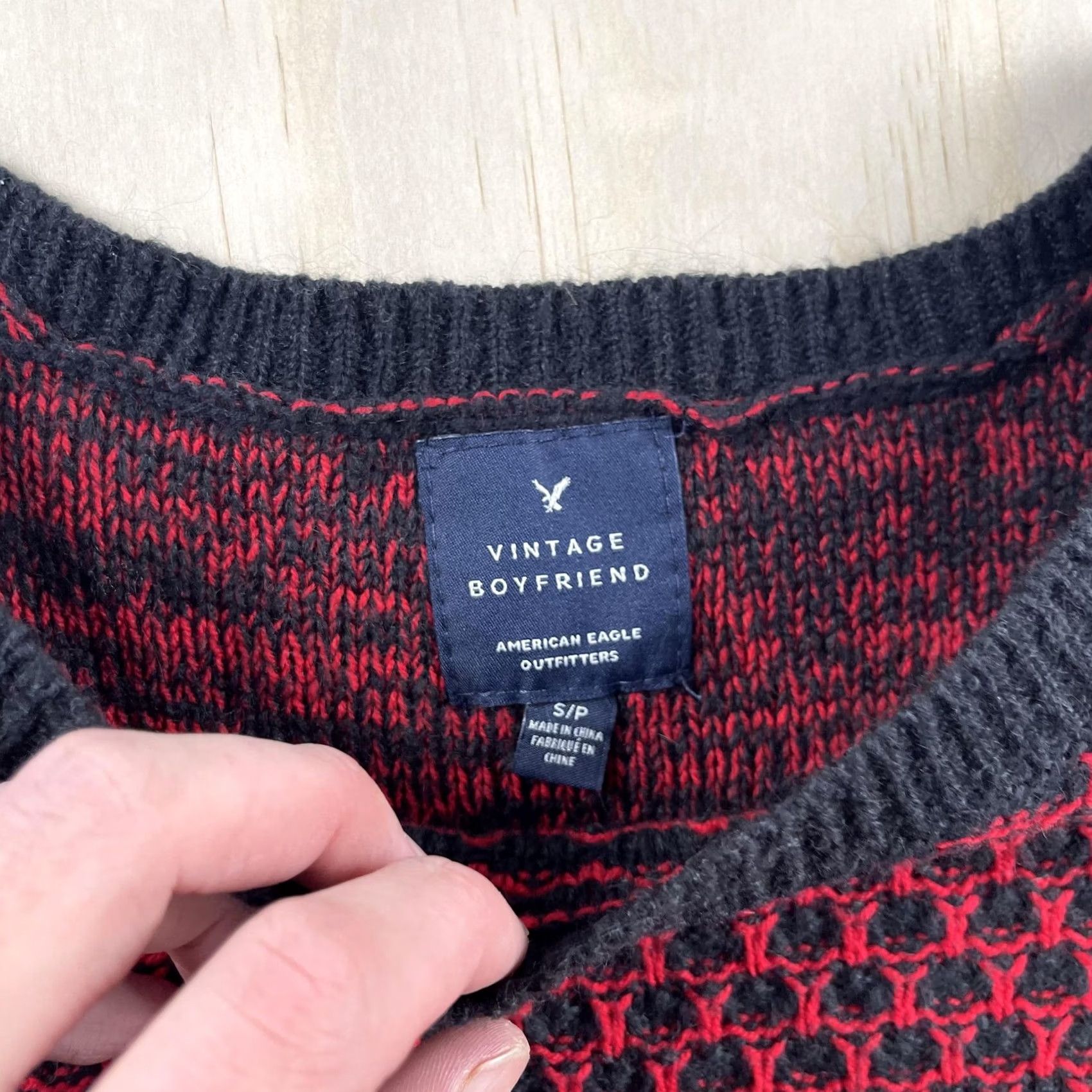 American Eagle Outfitters VINTAGE American Eagle Outfitters Sweater Womens Small Red Black Knit Geometric Size S / US 4 / IT 40 - 2 Thumbnail