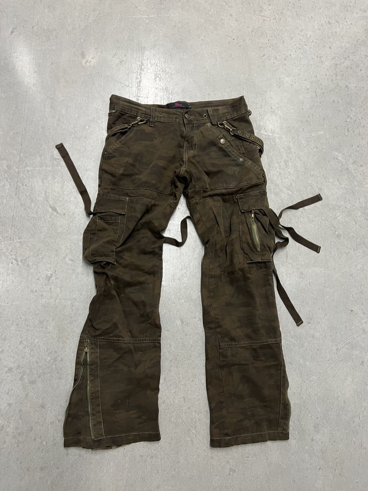 Japanese Brand Camo Cargo Bondage pants Size US 30 / EU 46 - 1 Thumbnail