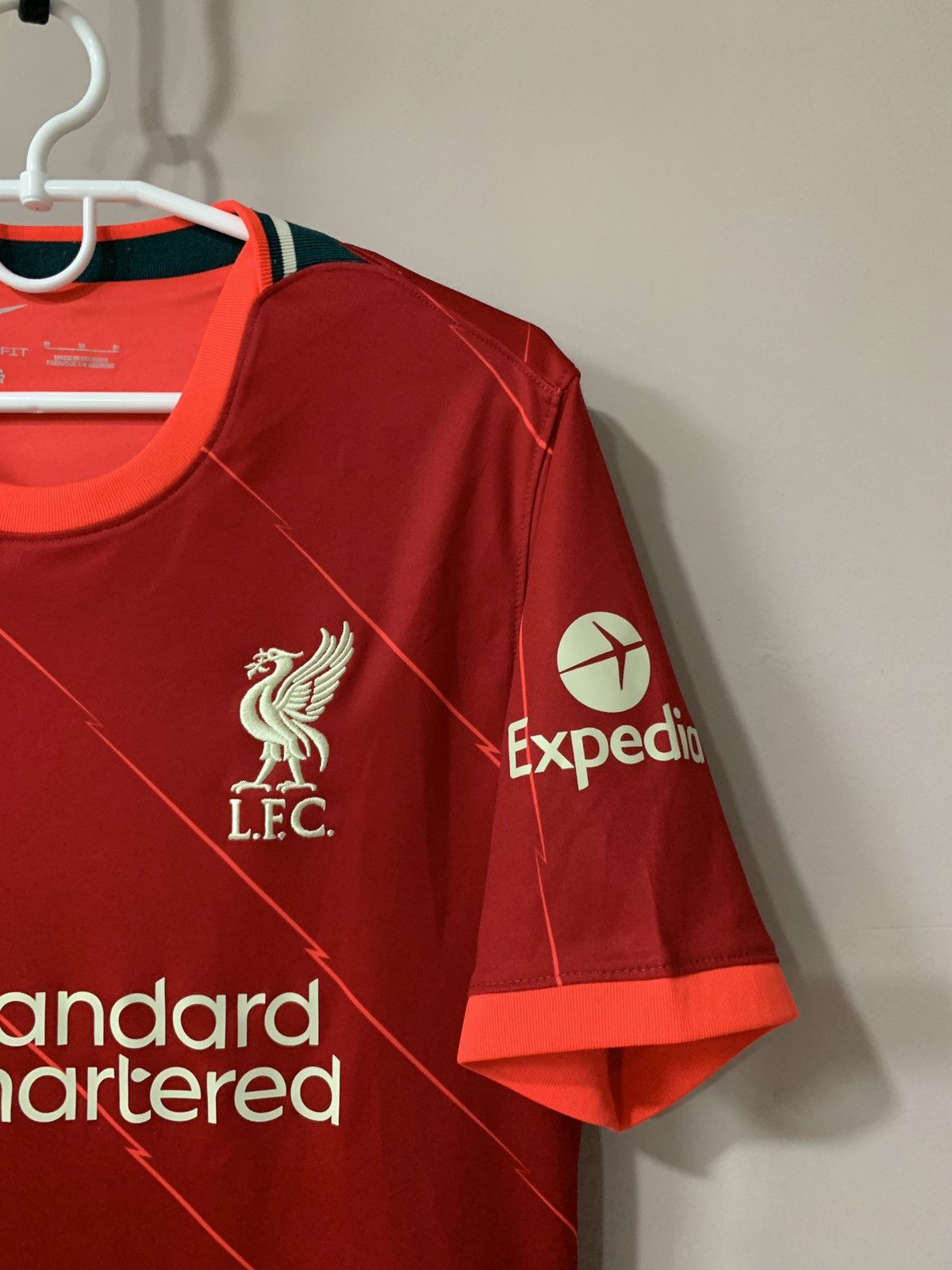 Nike Liverpool 21/22 Home Football Shirt Nike Soccer Jersey Sz M Size US M / EU 48-50 / 2 - 3 Thumbnail
