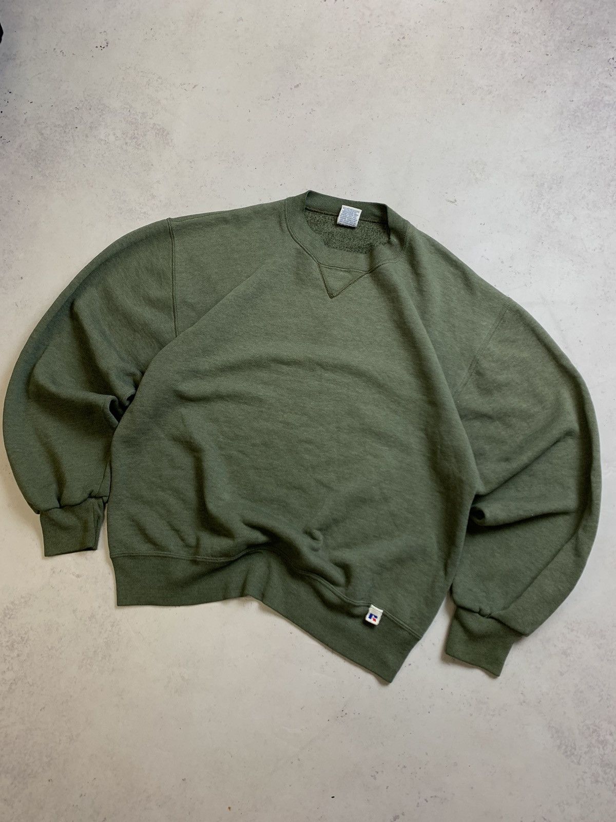 Vintage Vintage Russel Athletic Made In USA Boxy Sweatshirt M Size US M / EU 48-50 / 2 - 2 Thumbnail