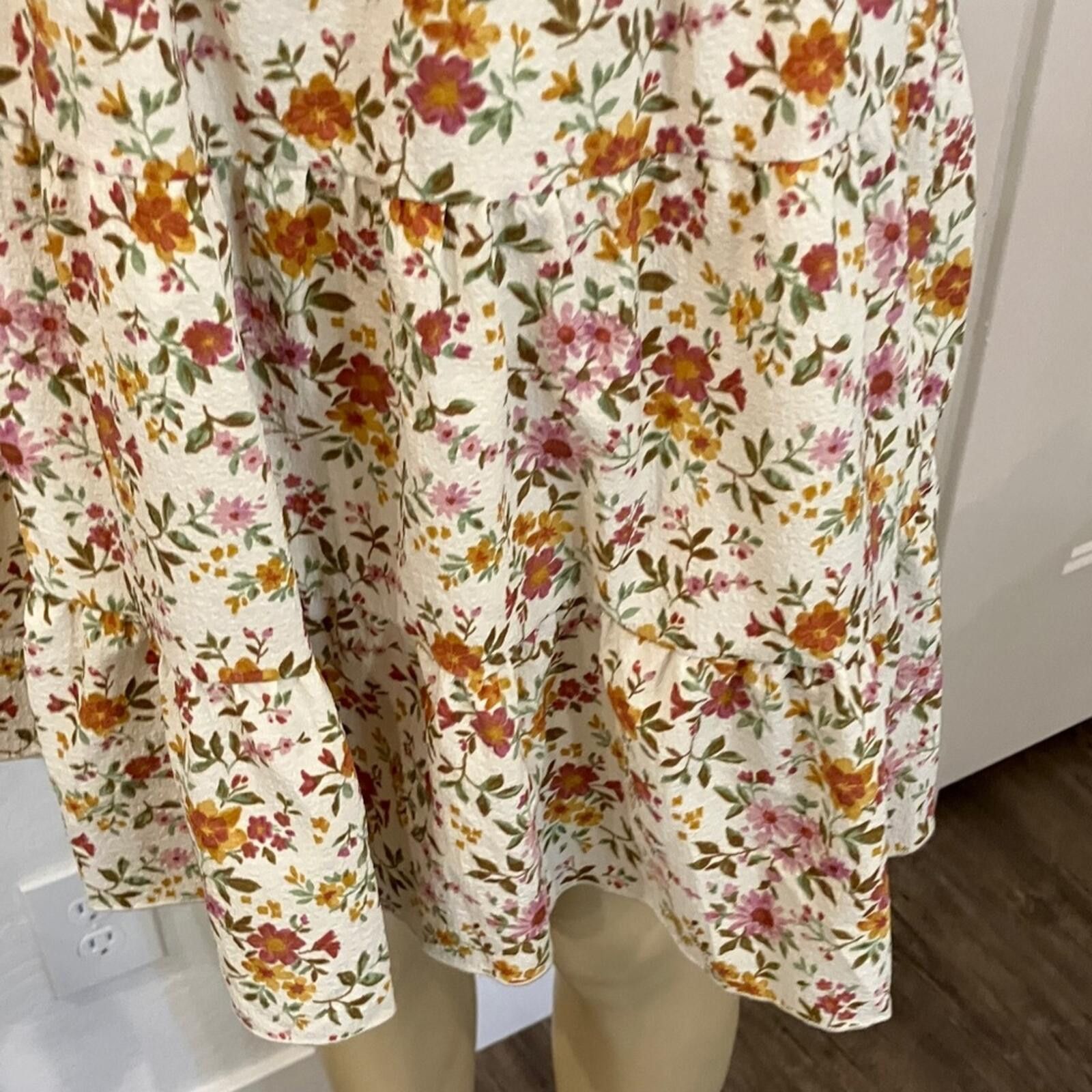 Other NWT No Boundaries Cream Floral Spaghetti-Strap Mini Dress Size S / US 4 / IT 40 - 8 Thumbnail