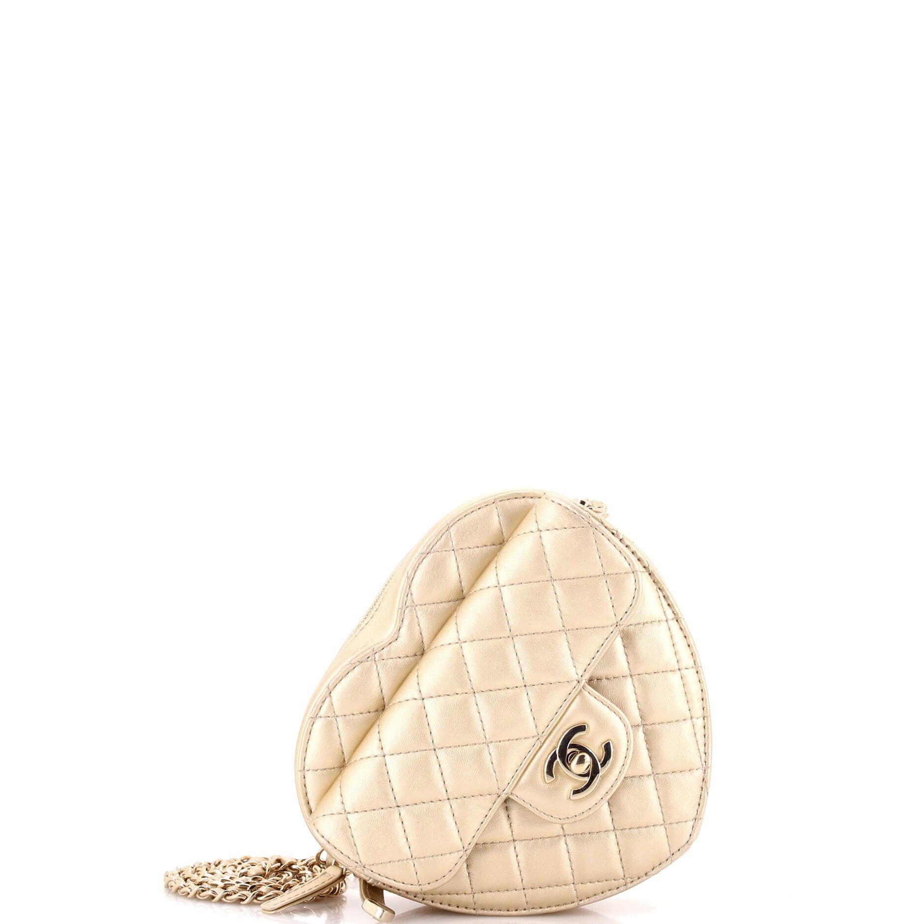Chanel CC in Love Heart Bag Size ONE SIZE - 1 Thumbnail