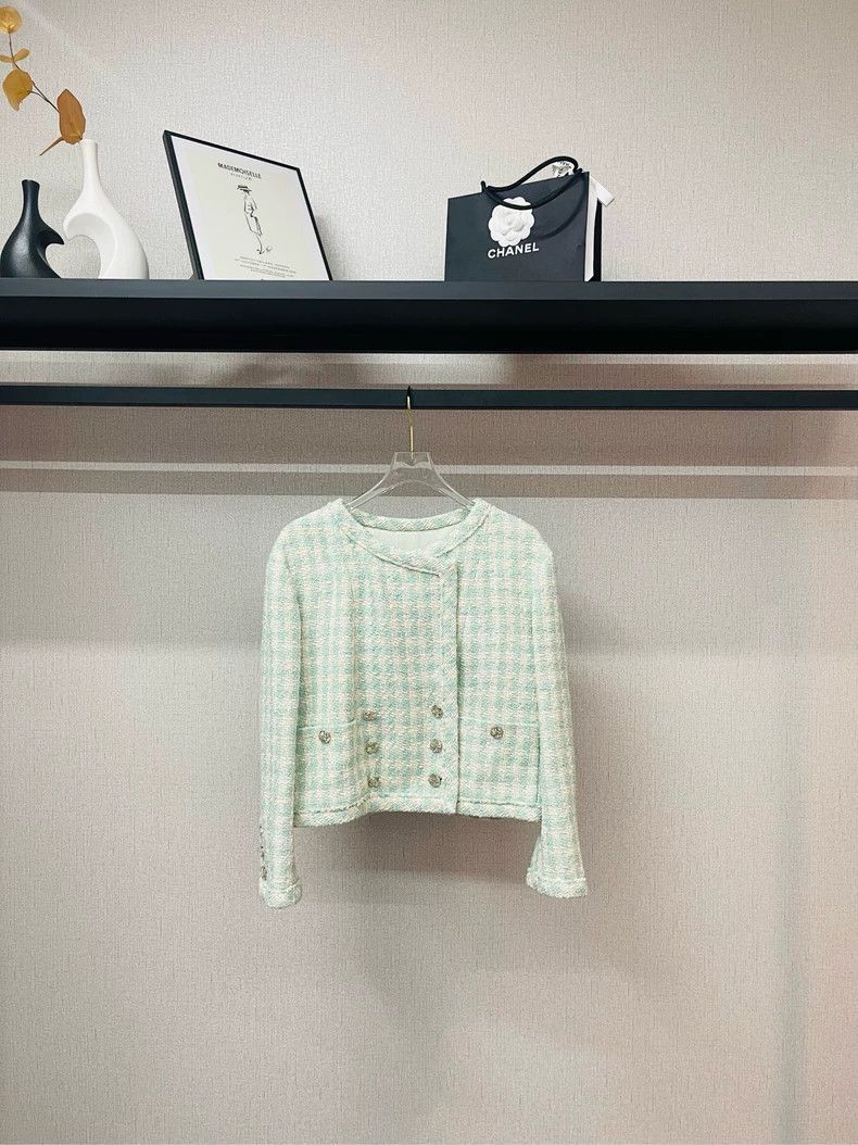 Chanel 23 Spring and Summer Mint Green Double-breasted Shor