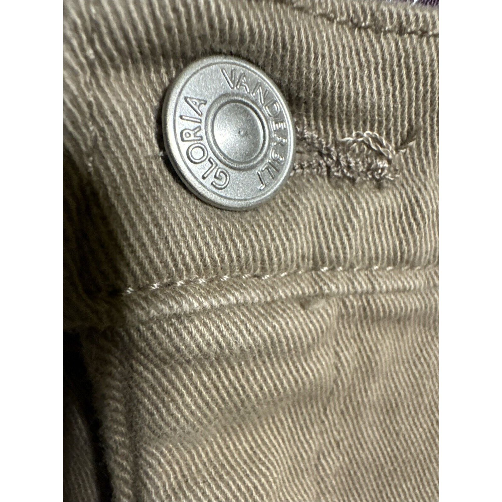 Gloria Vanderbilt Gloria Vanderbilt Womens Amanda SHORT Jeans Size 8S Beige De Size 30" / US 8 / IT 44 - 9 Thumbnail