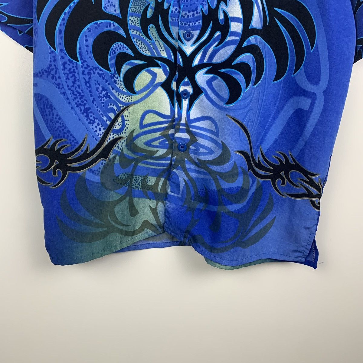 Vintage Vintage Hawaiian Y2K Tribal Shirt Avant Garde Short Sleeve Size US L / EU 52-54 / 3 - 3 Thumbnail