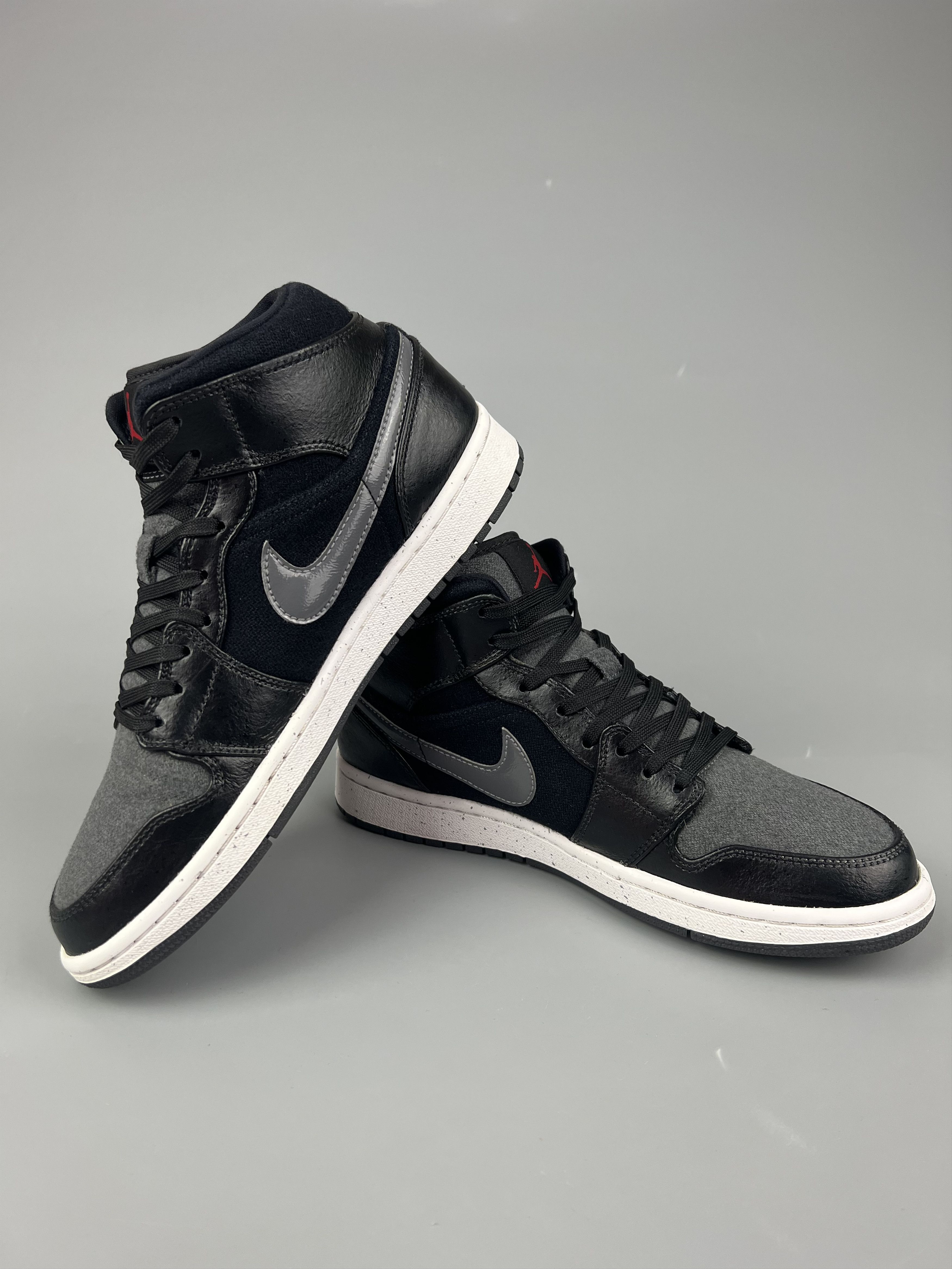 Jordan Brand 2016 Jordan 1 High Top Basketball Shoes Size US 8 / EU 41 - 5 Thumbnail
