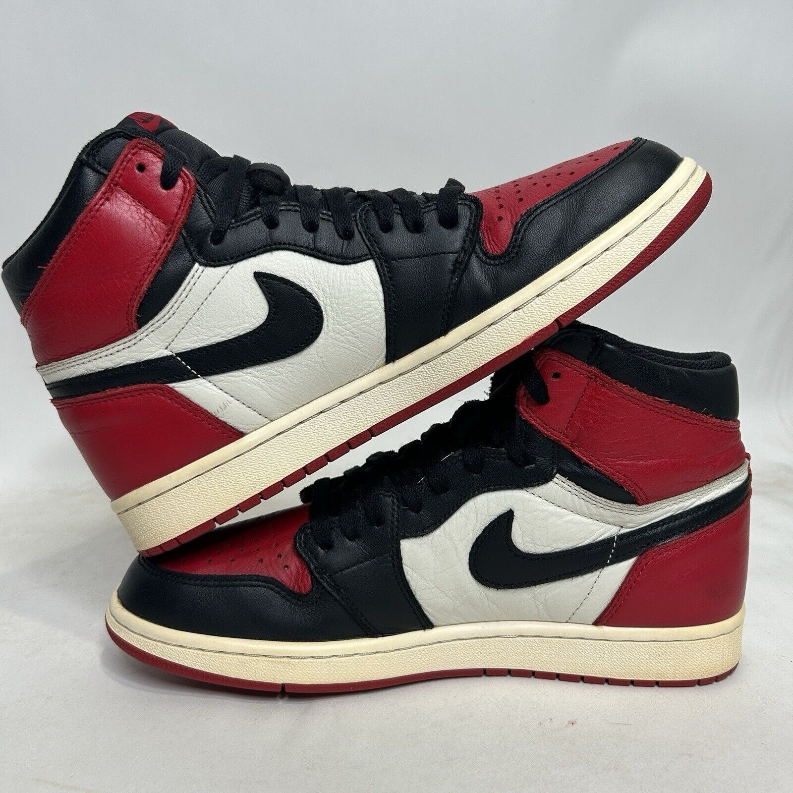 Jordan Brand Nike Shoes Air Jordan 1 Retro OG High “Bred Toe/Chicago” Size US 9.5 / EU 42-43 - 3 Thumbnail