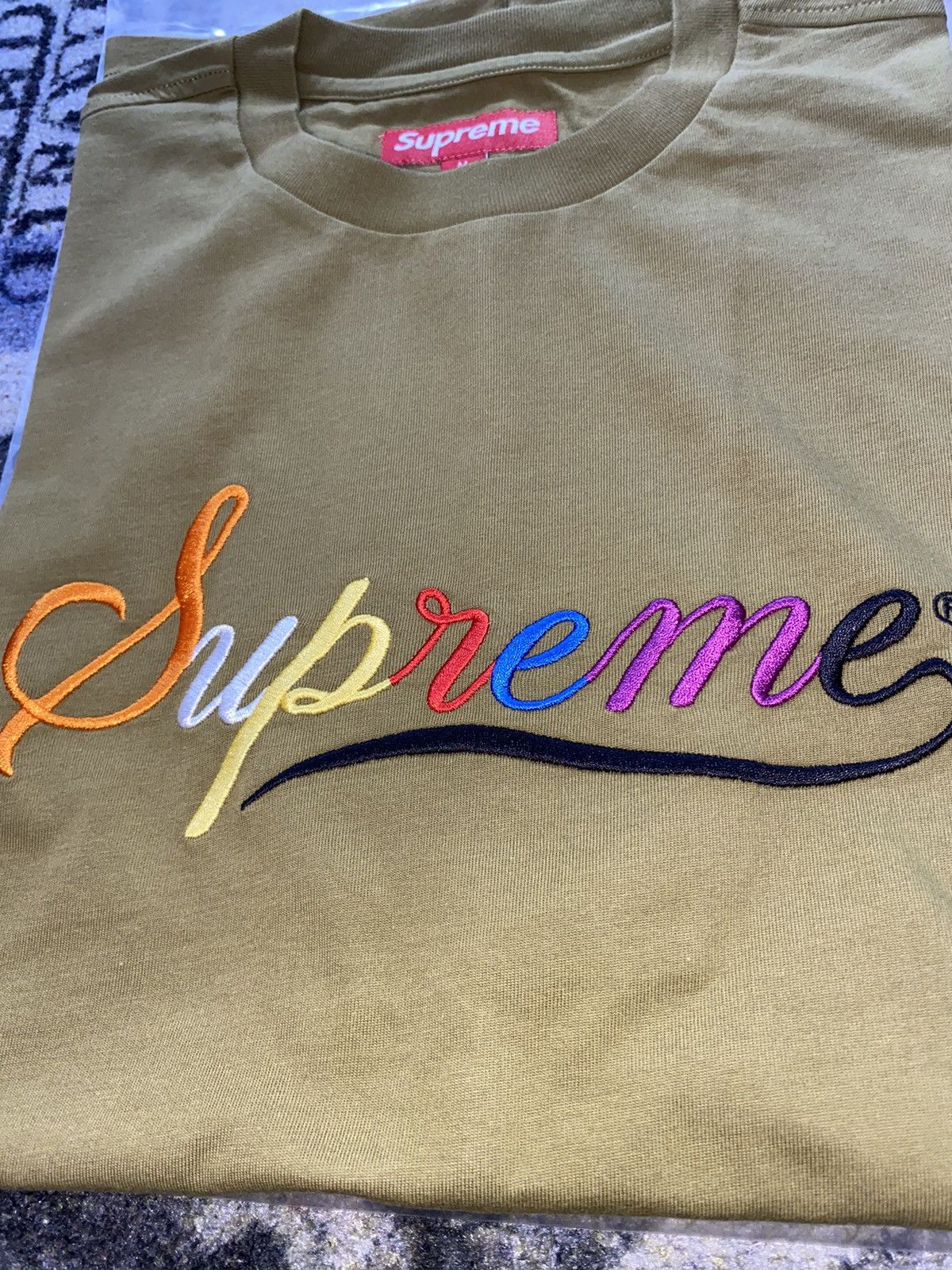 Supreme Supreme Cursive S/S Top Olive Size US M / EU 48-50 / 2 - 2 Thumbnail