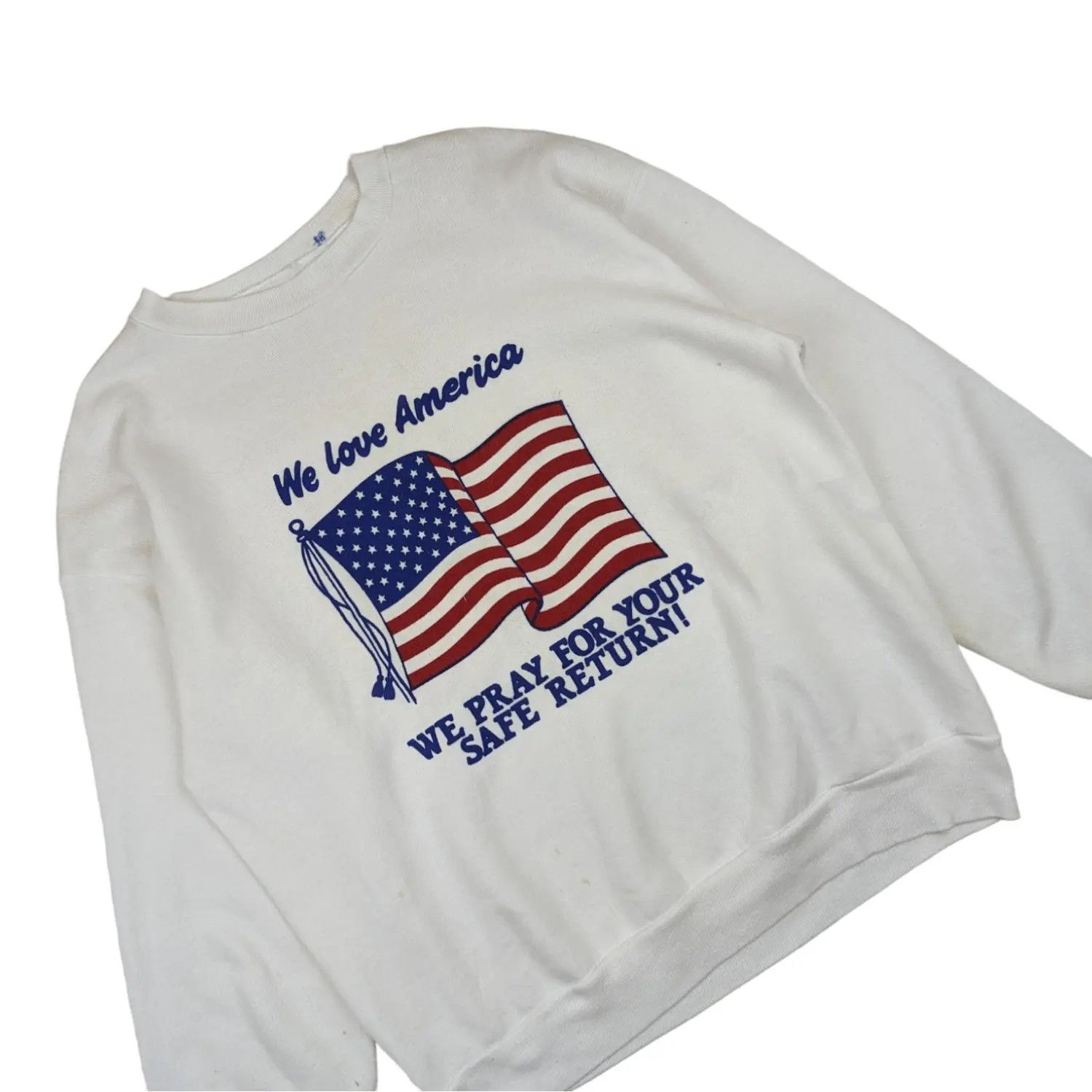 Vintage Vintage 90's WE LOVE AMERICA Spell Out Jumper Sweatshirt Size L / US 10 / IT 46 - 2 Thumbnail