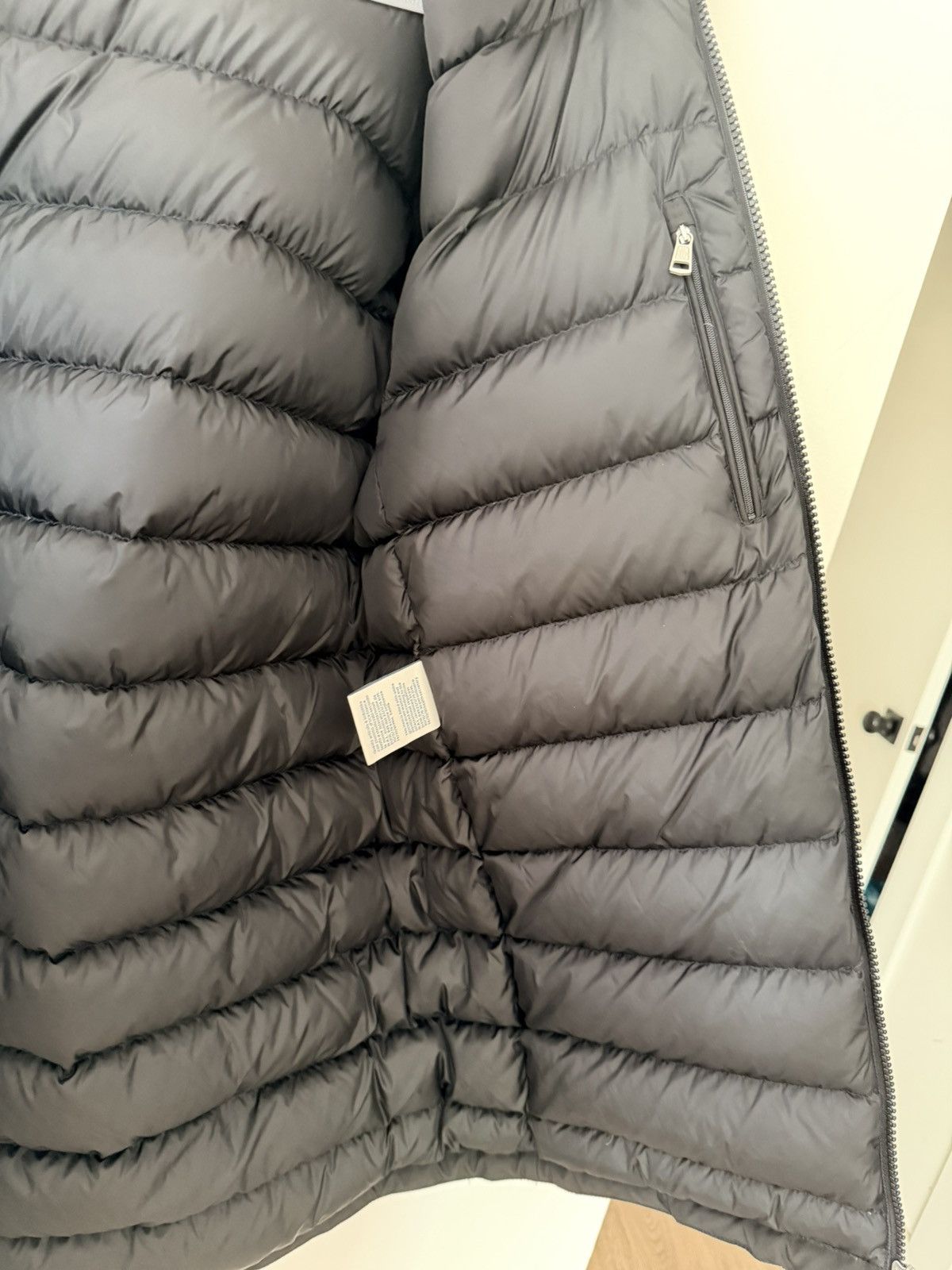 Moncler Moncler Charnier Down Parka Jacket Black Logo Arm Size L Size US L / EU 52-54 / 3 - 10 Thumbnail