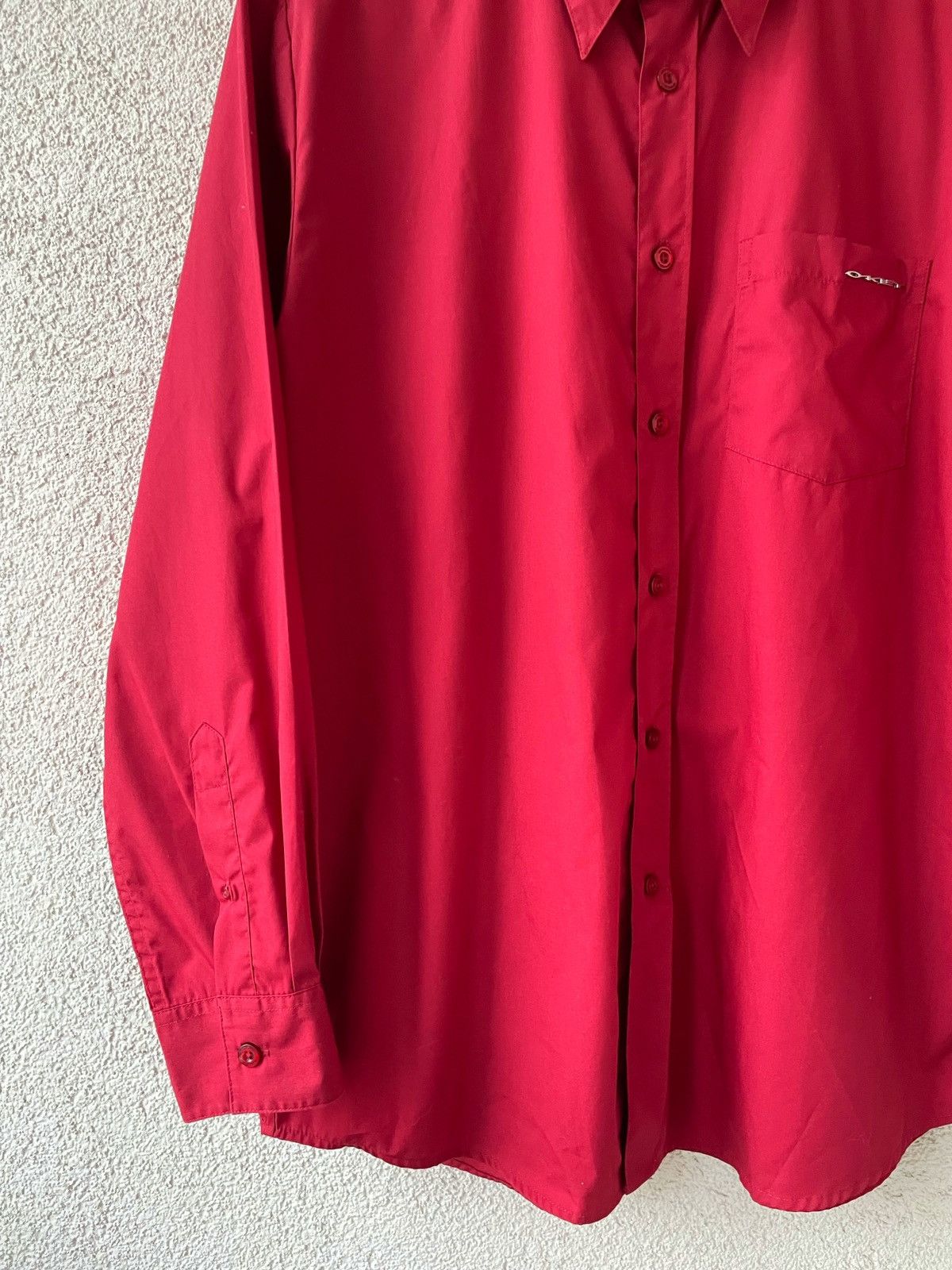 Oakley Oakley Men Basic Red Shirt Small Metal Logo Size L Gorpcore Size US L / EU 52-54 / 3 - 3 Thumbnail