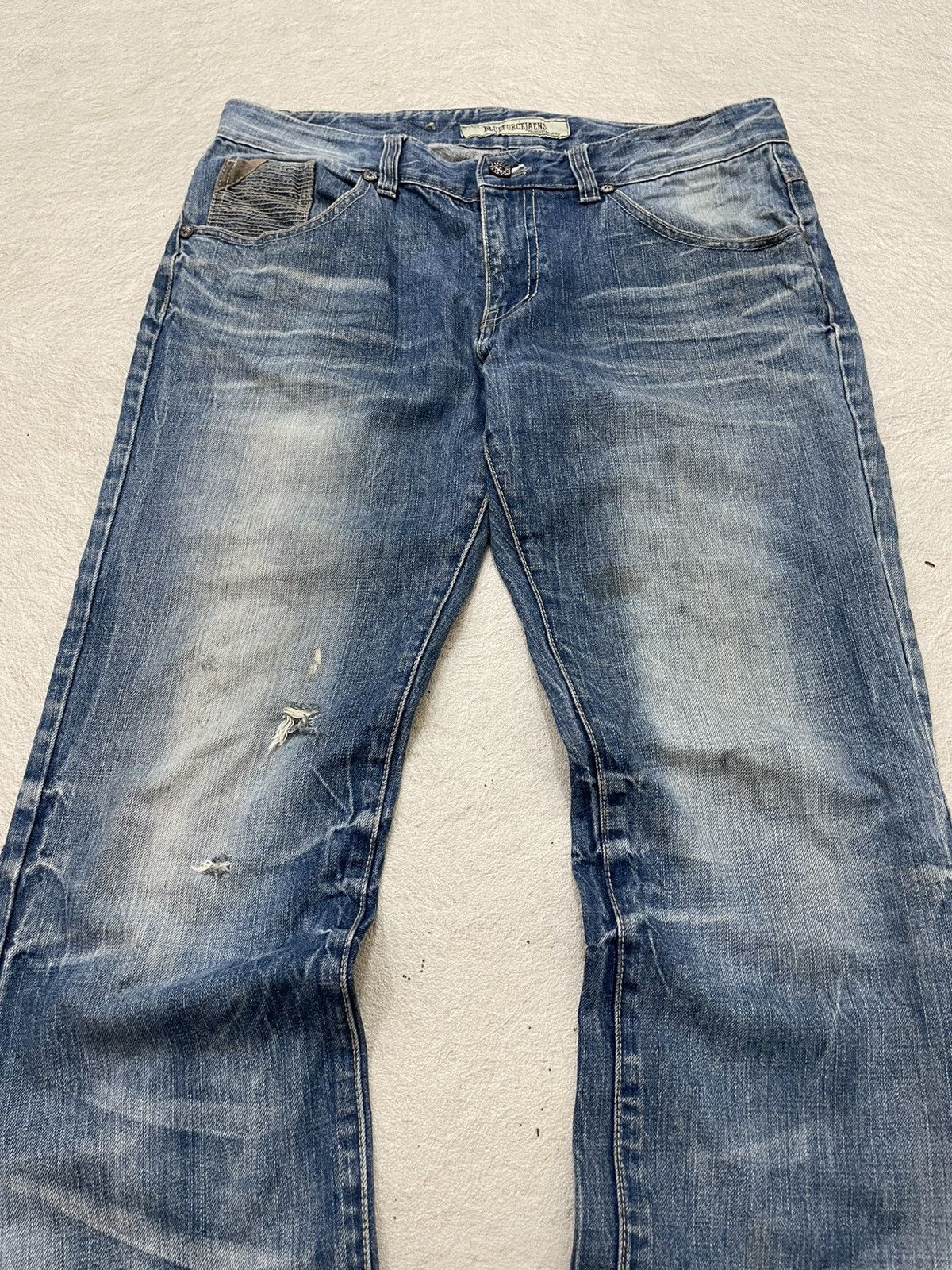 Japanese Brand 2000s Blueforce Distressed Denim Dirty Washed Y2K Japan Size US 35 - 2 Thumbnail