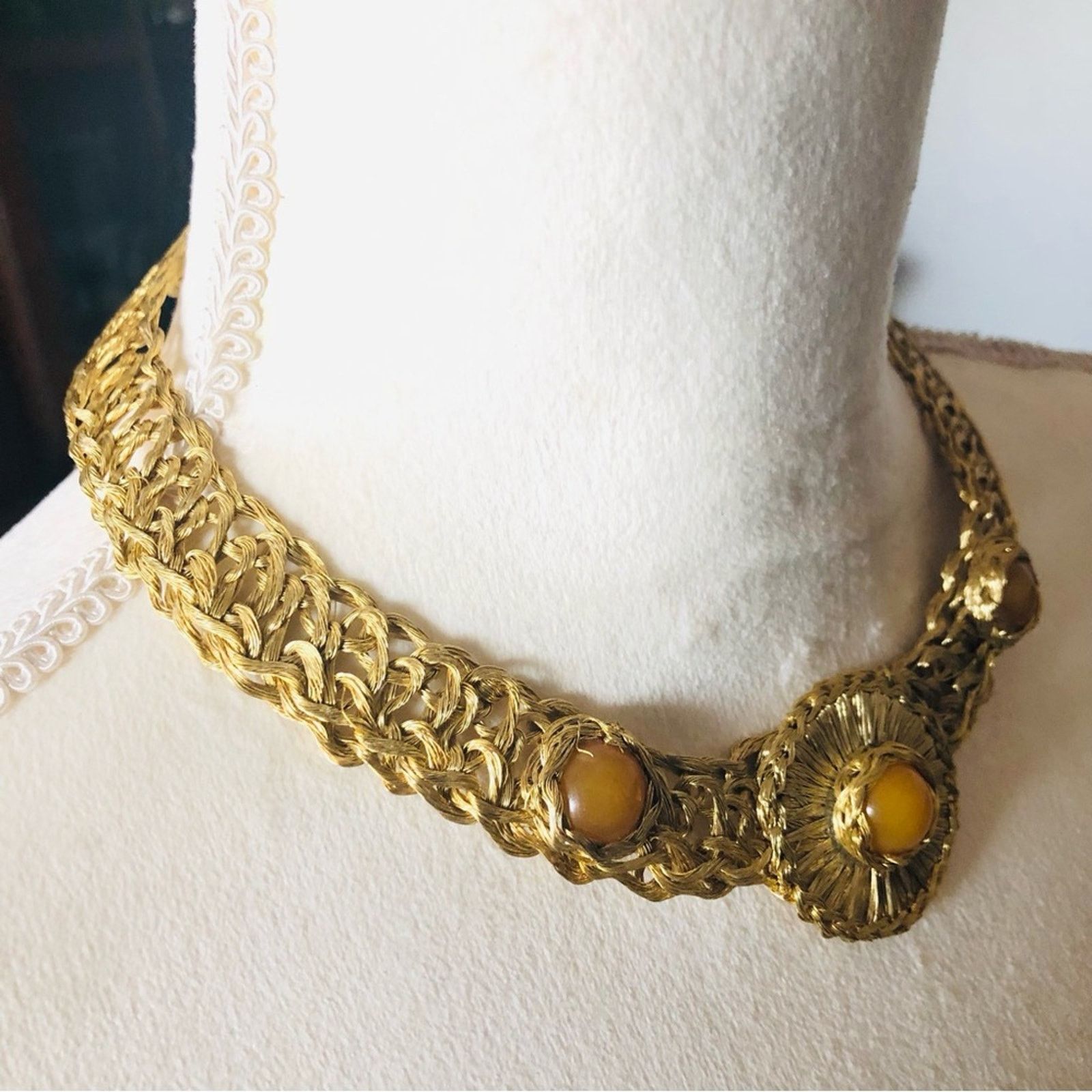 Vintage Vintage hand crafted braided gold wire jewelry set Size ONE SIZE - 5 Thumbnail