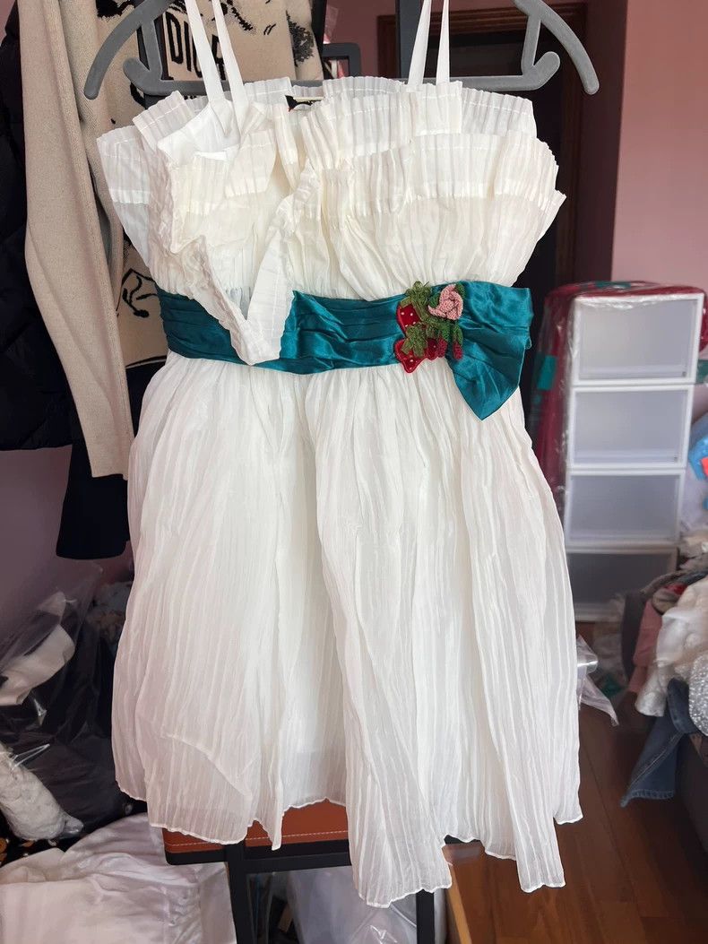 Gucci GUCCI Girls' Dress Size 10Y White- DMC Size 30" / US 8 / IT 44 - 1 Thumbnail
