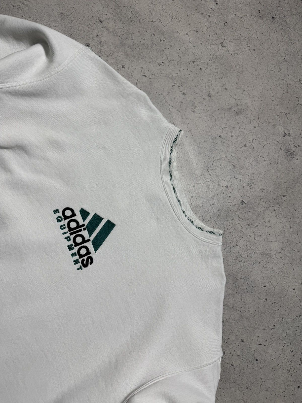 Adidas Adidas Equipment White Logo White Vintage 90’s Sweatshirt Size US L / EU 52-54 / 3 - 5 Thumbnail