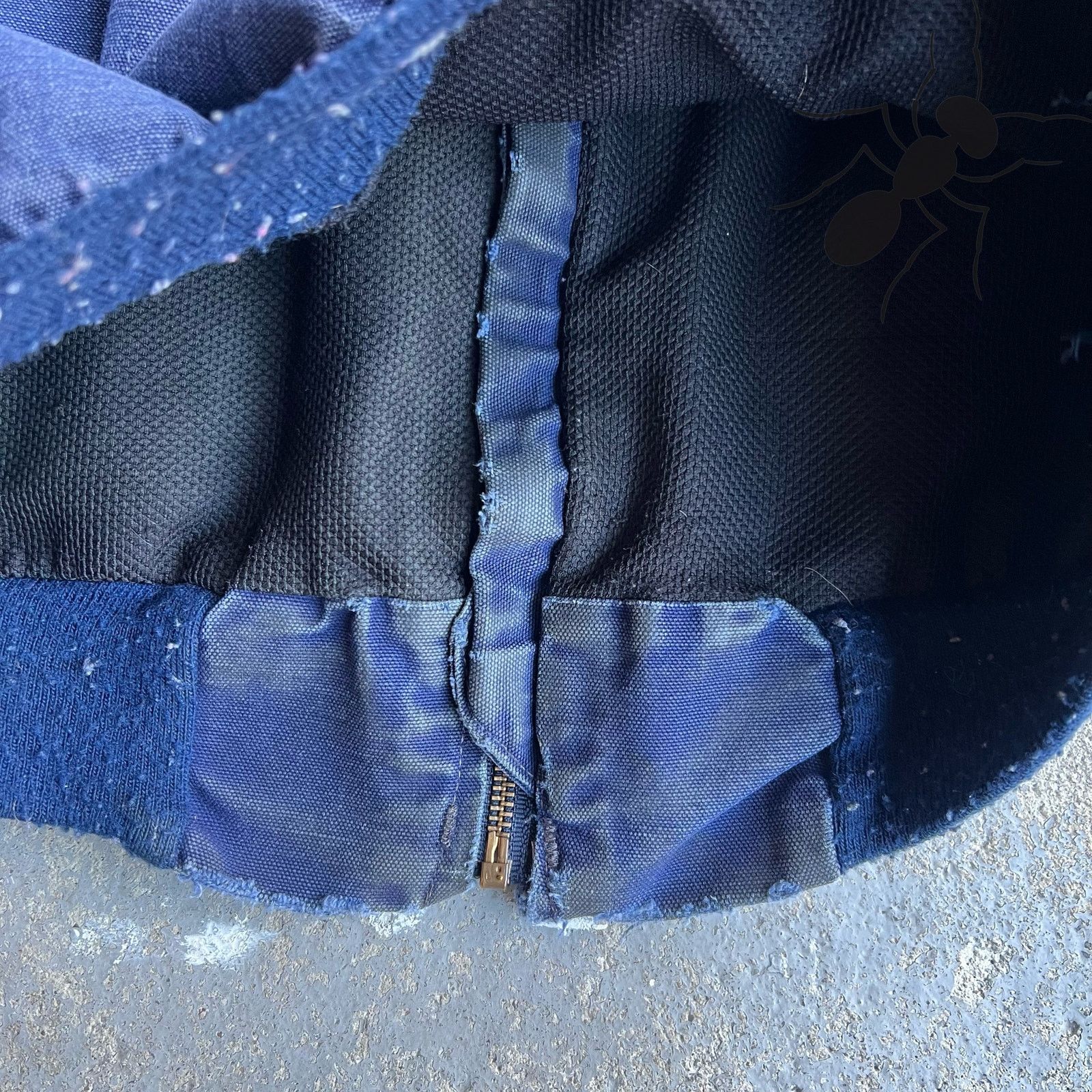 Carhartt × Vintage Vintage 1989 Carhartt blue Santa Fe distressed work jacket Size US M / EU 48-50 / 2 - 14 Thumbnail