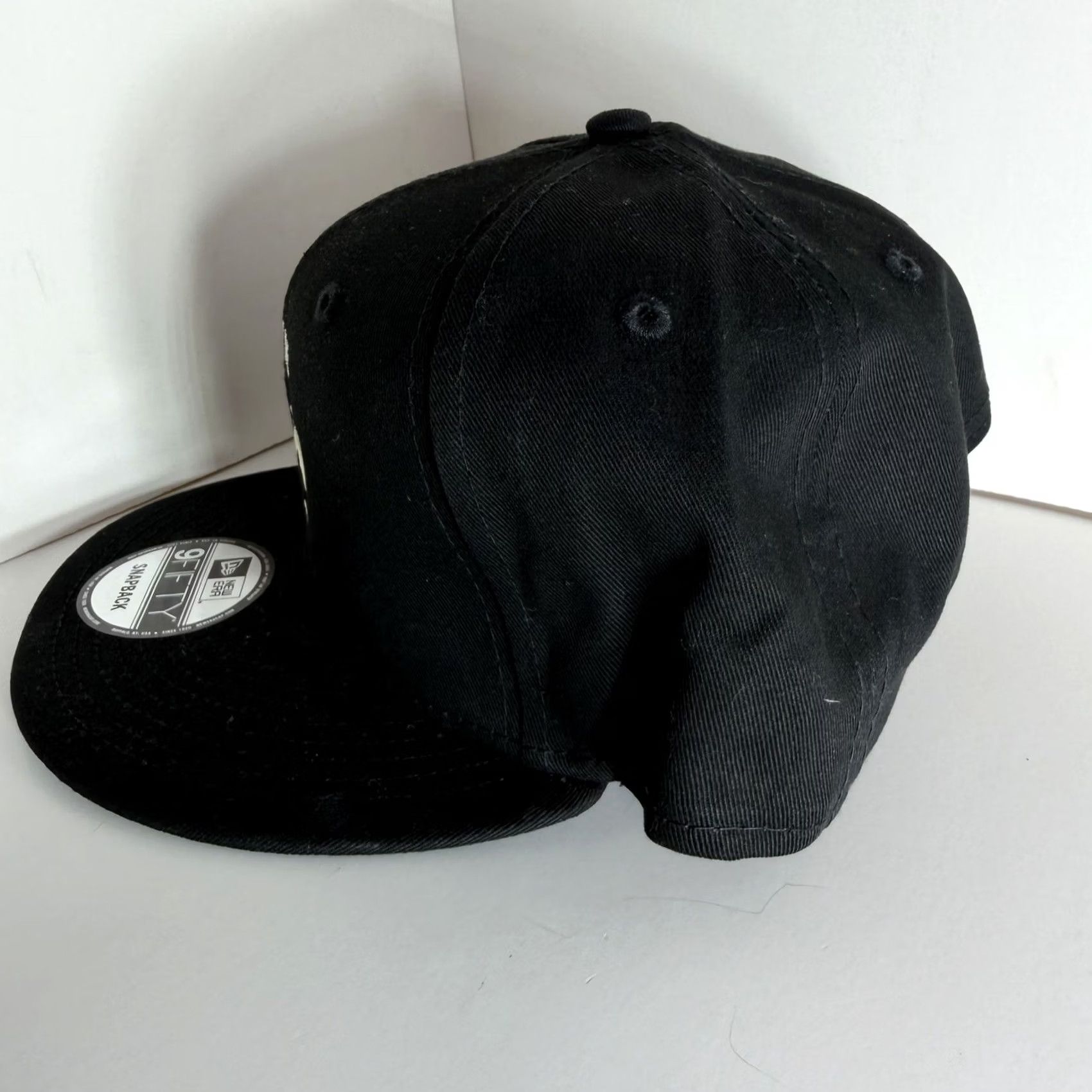 New Era New Era 9Fifty Snapback Willie Nelson On The Road Again Black Cap Live Nation Cap Mens One Size Sung Black Size ONE SIZE - 3 Thumbnail