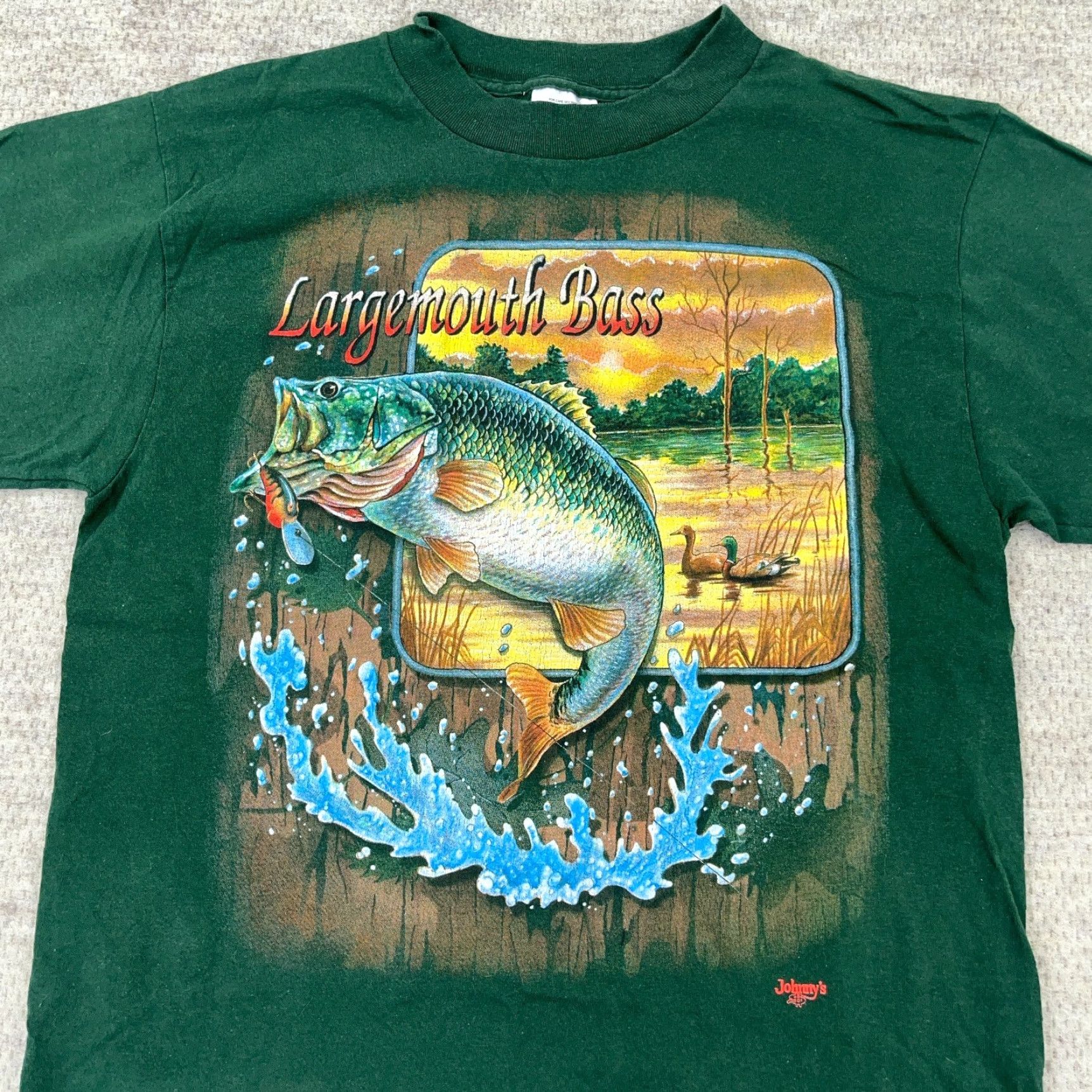 Tultex VINTAGE Tultex Fishing Shirt Large Green Graphic Tee Largemouth Bass 90s Retro Mens Size US L / EU 52-54 / 3 - 2 Thumbnail