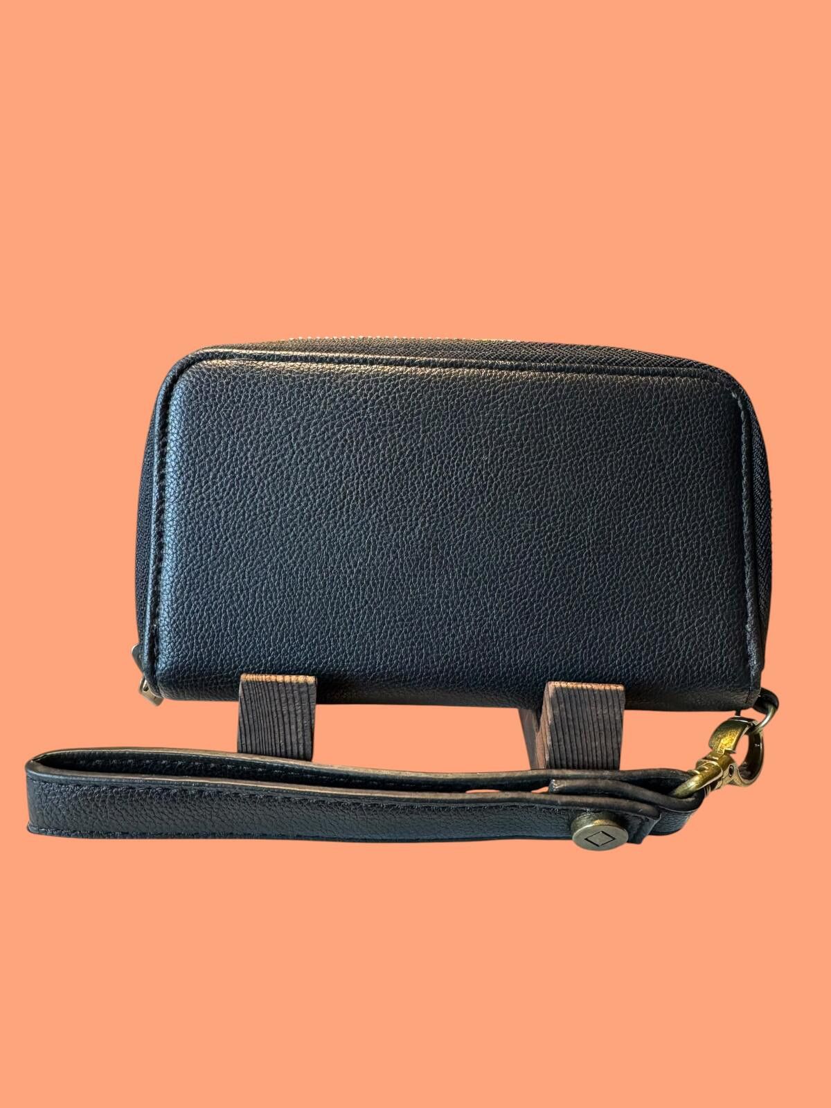 Other Thirty-One Black Wristlet Wallet with Zip Pocket Size ONE SIZE - 1 Thumbnail