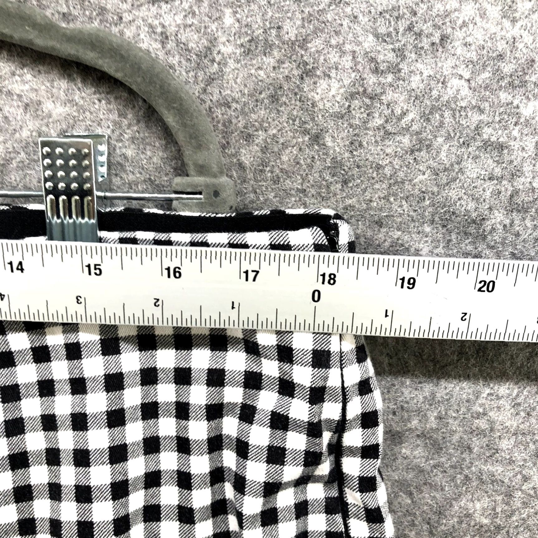 Old Navy Old Navy Wow Crop Slim Fit Pants Womens 18 Black White Gingham High Rise Cropped Pants Plus Size Womens 18 Black White Gingham Punk Rock Style Size 40" / US 18 - 7 Thumbnail