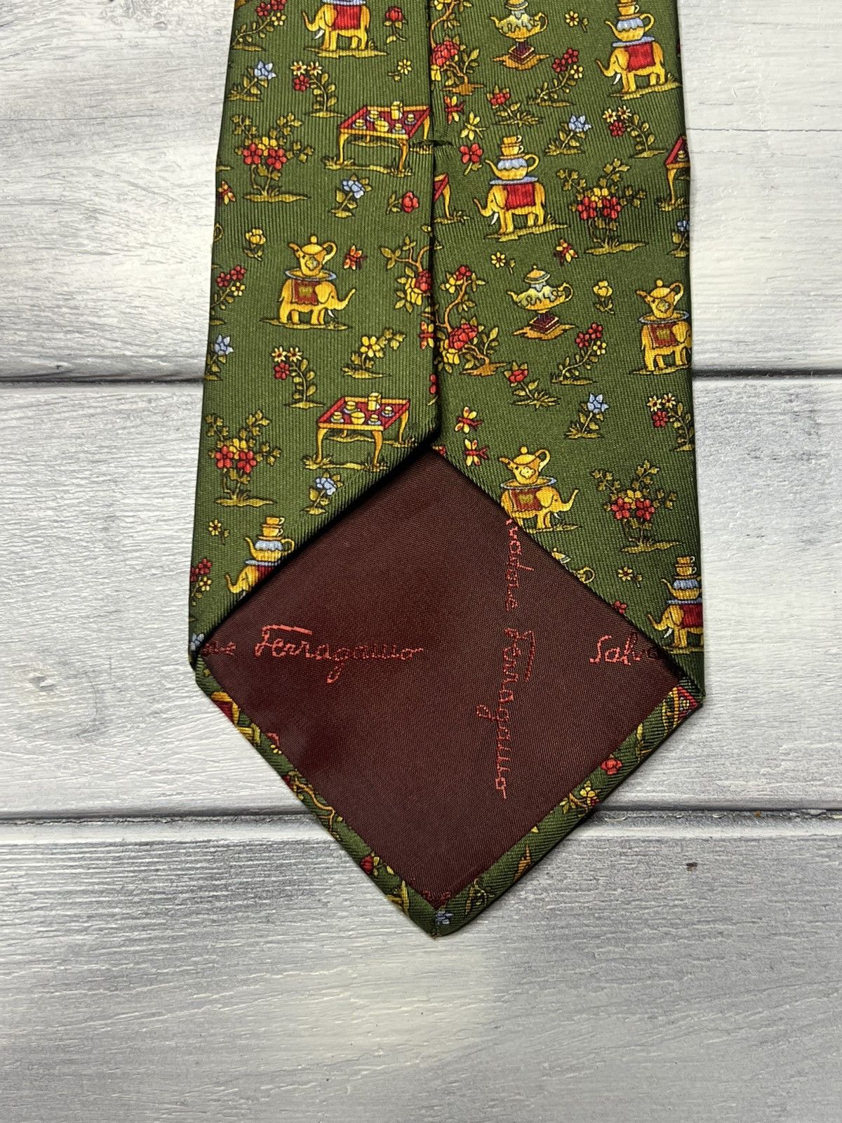 Salvatore Ferragamo Rare Luxury Tie Salvatore Ferragamo Tea Elephant Flowers Size ONE SIZE - 3 Thumbnail