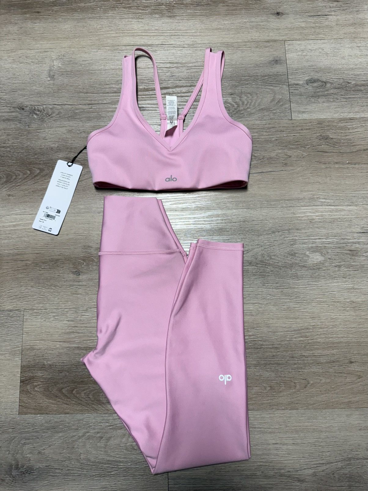 Alo Yoga Sport Bra XS and Airlift Leggings XS Set Sweet Pink