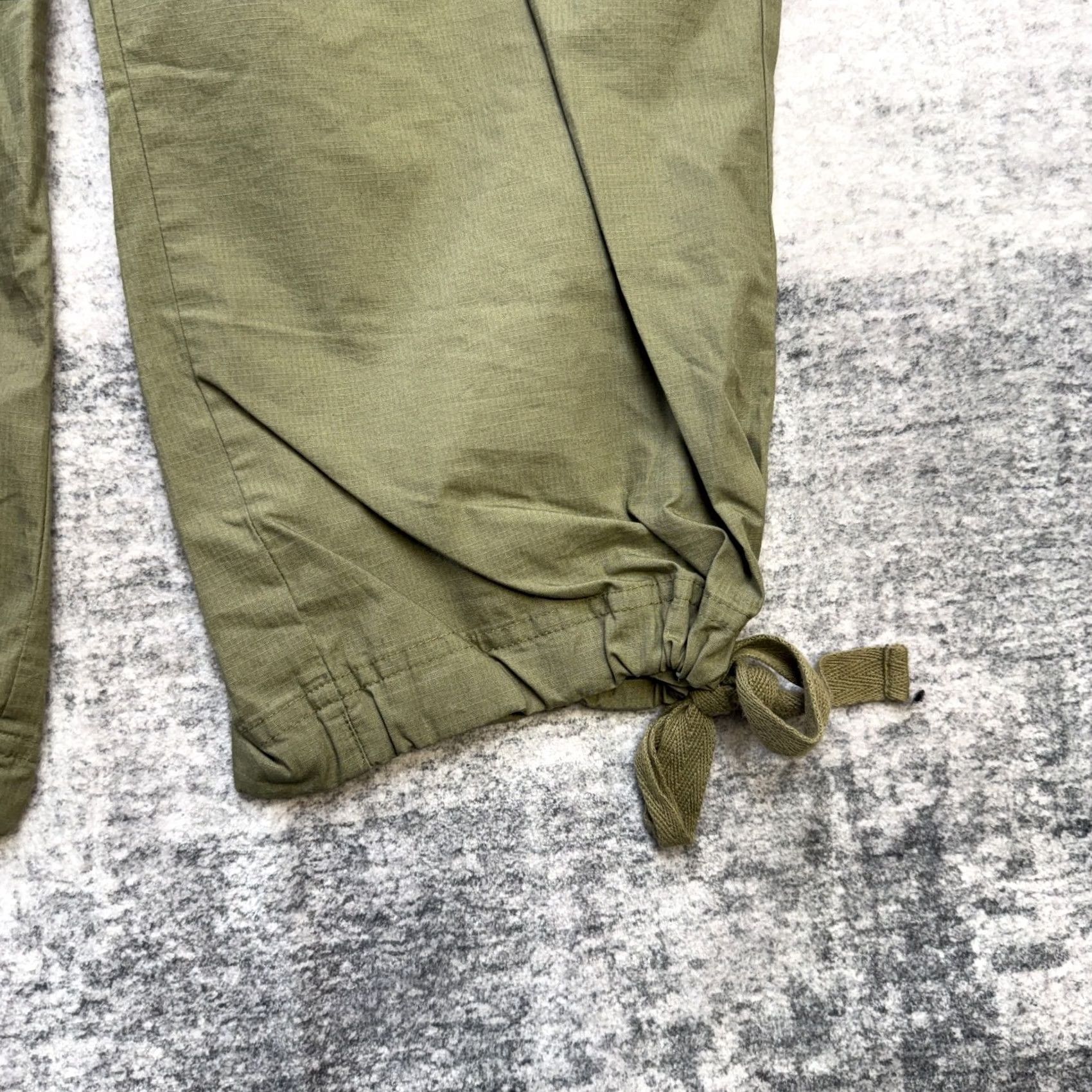 Chaps Chaps Pants Womens 10 Olive Green Capri Ripstop Grunge Military Casual Pockets Straight Inseam 21in Regular Weight Cotton Pants 10 Womens Size 32" / US 10 / IT 46 - 6 Thumbnail