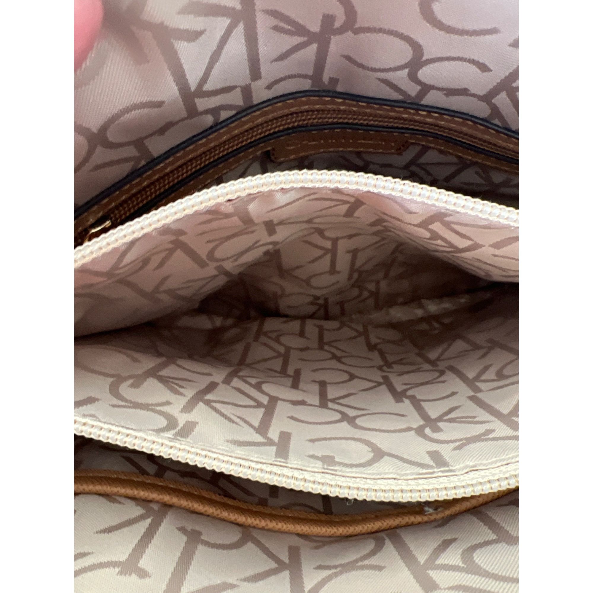 Calvin Klein Calvin Klein Signature Logo Round Satchel Handbag Purse Bag Size ONE SIZE - 10 Thumbnail