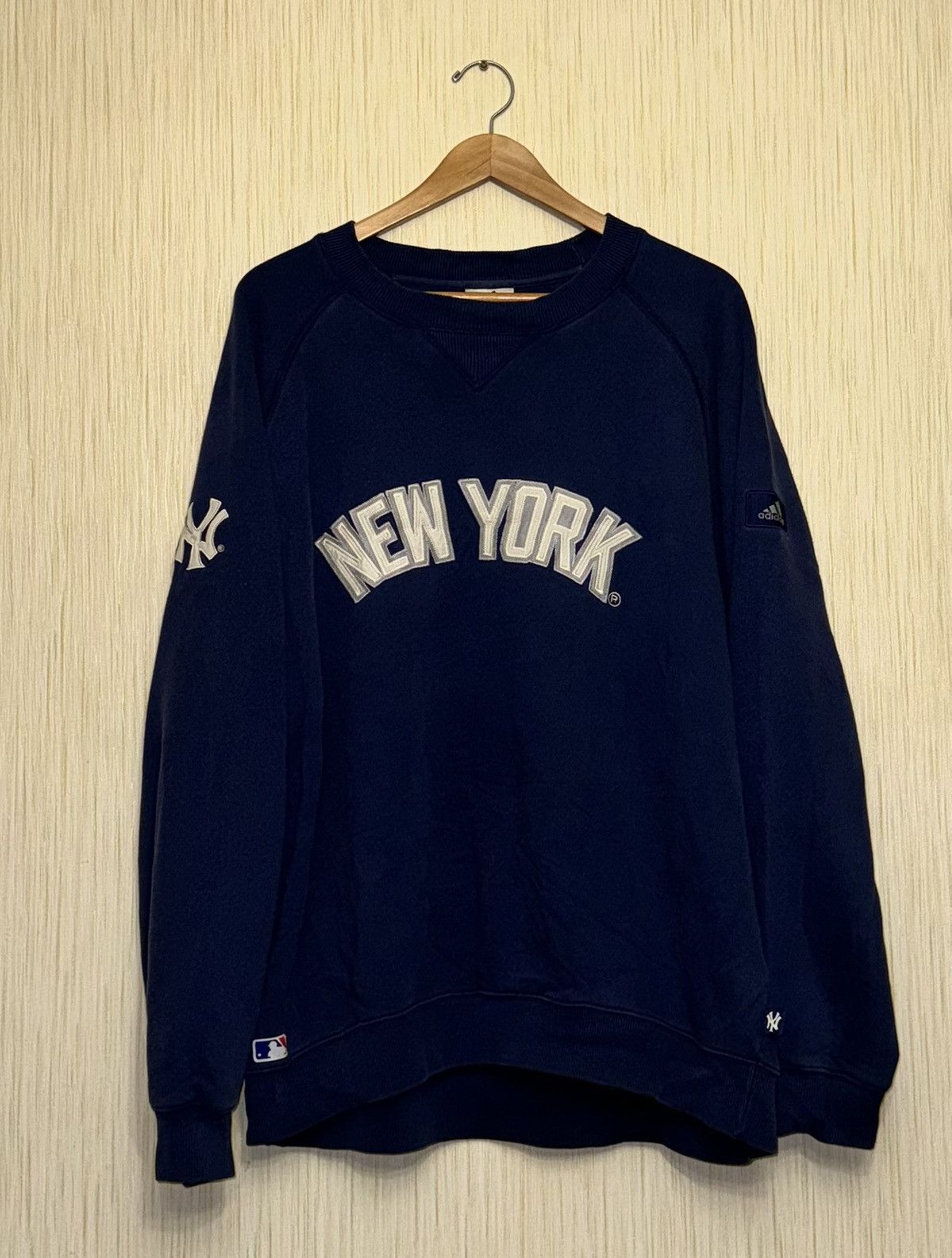 Adidas × New York Yankees × Vintage Vintage Adidas NY New York Yankees sweatshirt Size US L / EU 52-54 / 3 - 6 Thumbnail