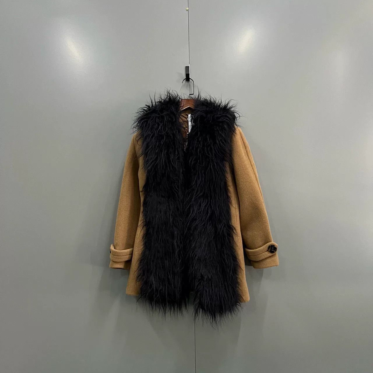 Miu Miu miu miu khaki coat with fur collar Size M / US 6-8 / IT 42-44 - 1 Thumbnail