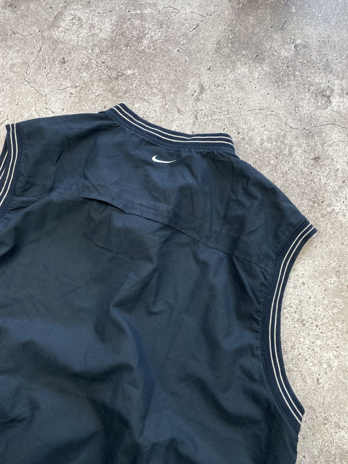 Nike Vintage Y2K Nike Golf Vest Nylon Jacket Japan Size US L / EU 52-54 / 3 - 3 Thumbnail