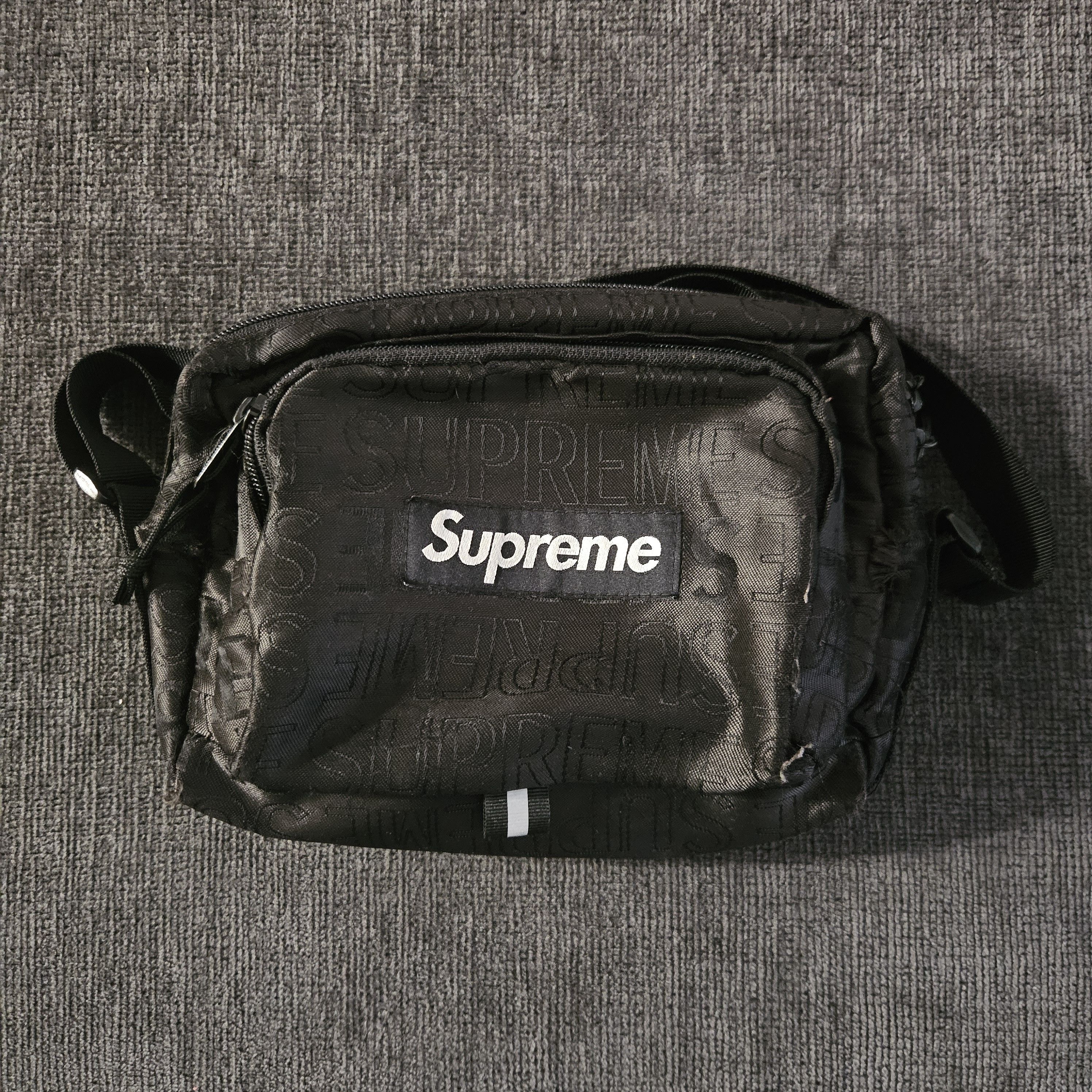 Supreme 🎱🎱 NWT Supreme SS18 black fanny pack cross-body waistbag