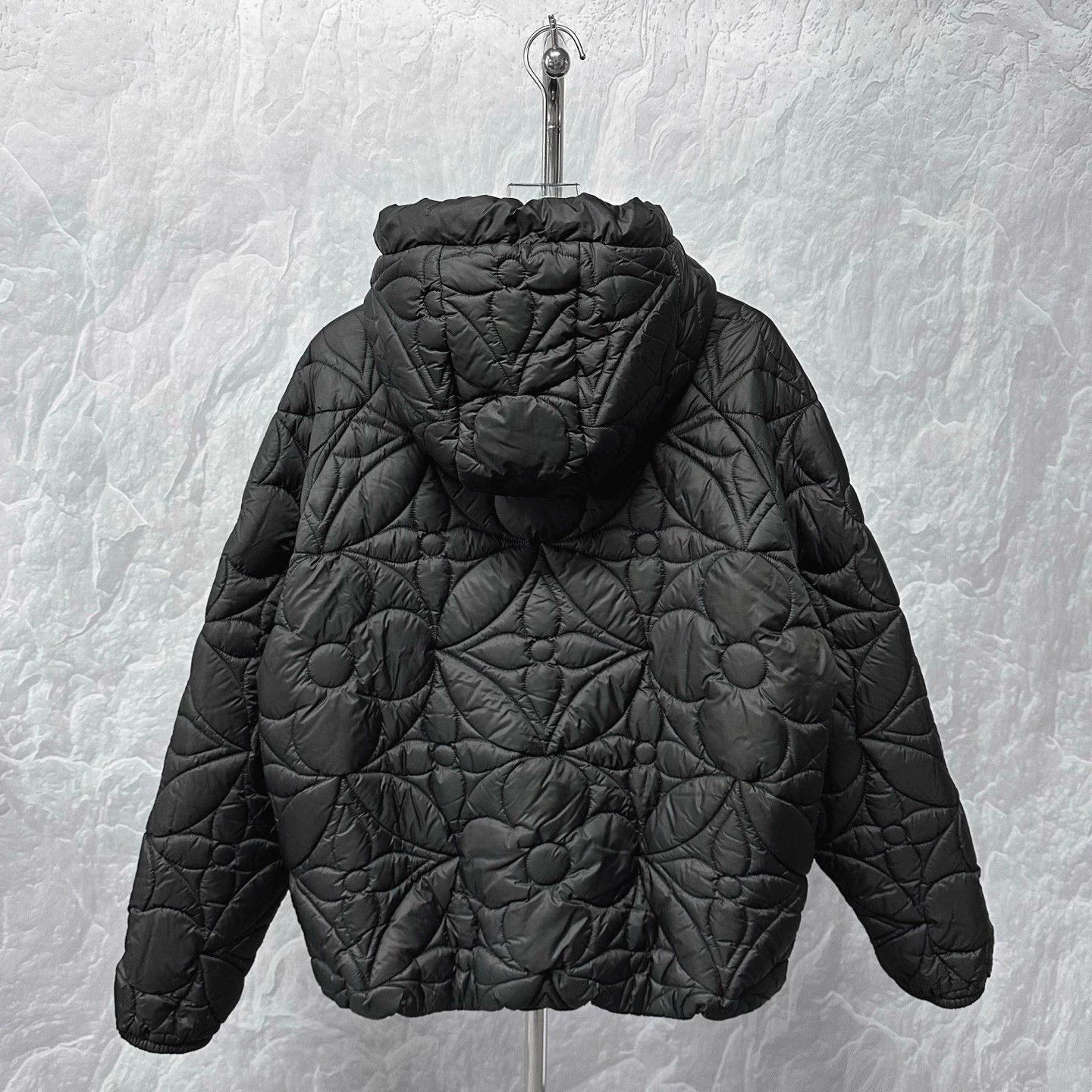 Louis Vuitton louis vuitton reversible hooded jacket Size US L / EU 52-54 / 3 - 2 Thumbnail