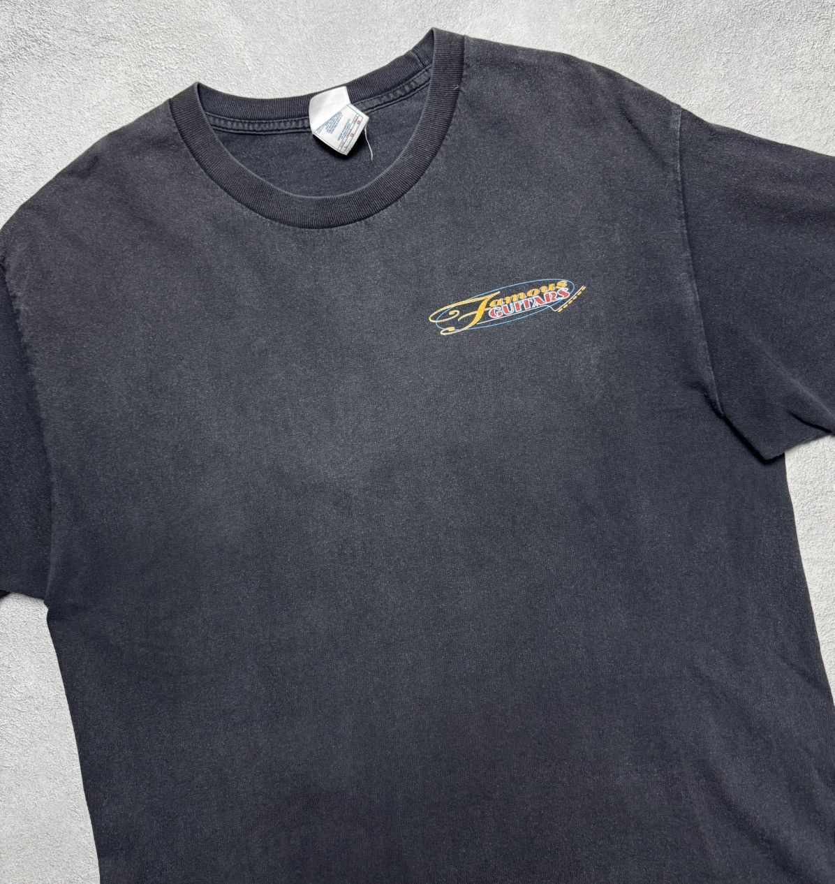 Vintage 1999 Famous Guitars Cotton T-Shirt Big Logo Tennessee River Size US L / EU 52-54 / 3 - 3 Thumbnail
