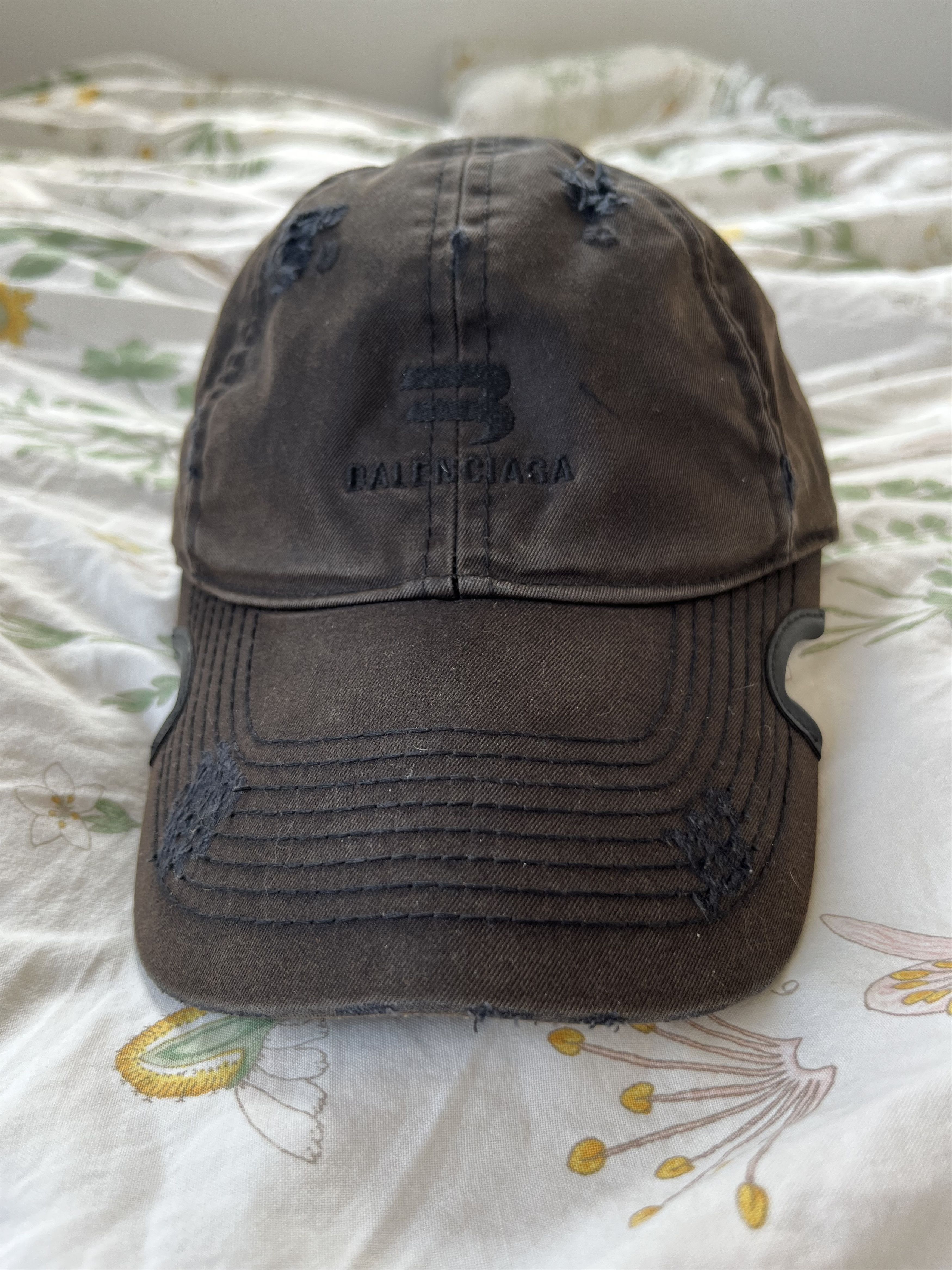 Balenciaga Balenciaga Sporty B Sunfaded Cap | Grailed