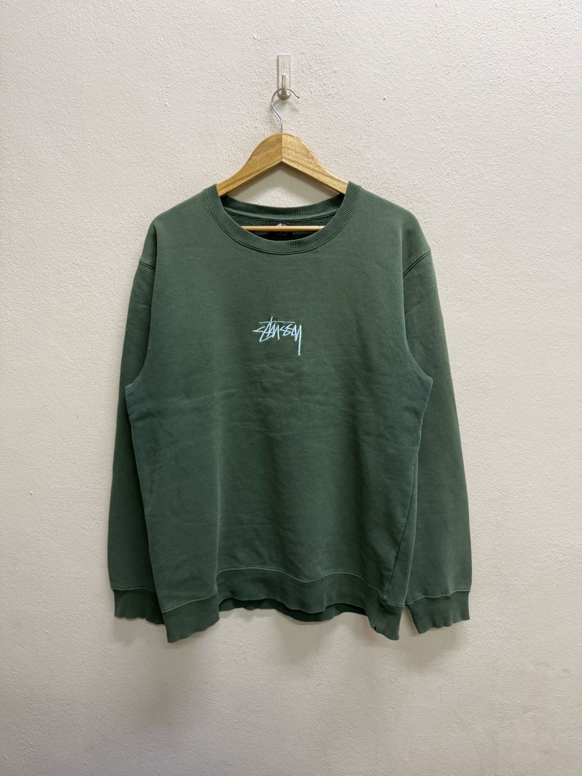 Stussy Stussy Emdroidery Center Logo Distressed Sweatshirt Size US XL / EU 56 / 4 - 21 Thumbnail