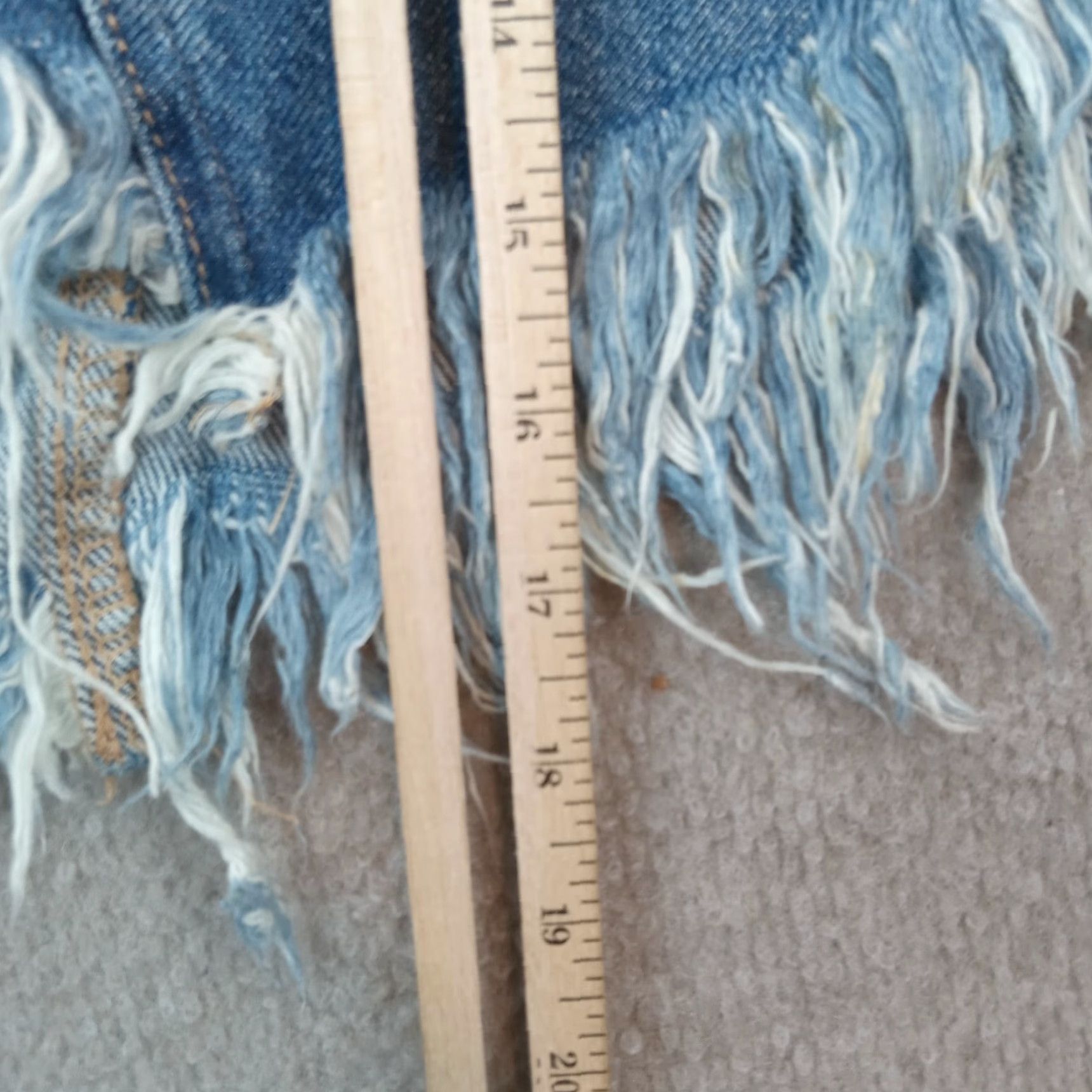 Vintage Womens We The Free Skirt Blue Denim Mini Short Jean Skirt Size 26 Frayed Size 26" / US 2 / IT 38 - 3 Thumbnail