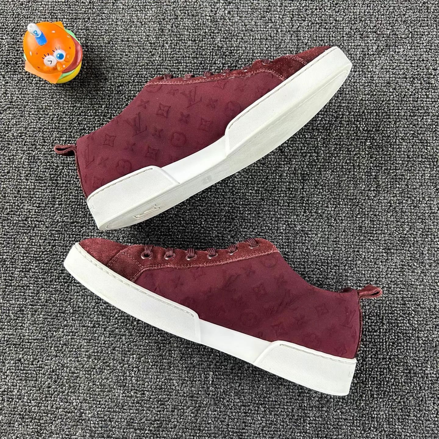 Louis Vuitton LV embossed logo burgundy suede sneakers 35.5 Size US 5 / IT 35 - 3 Thumbnail