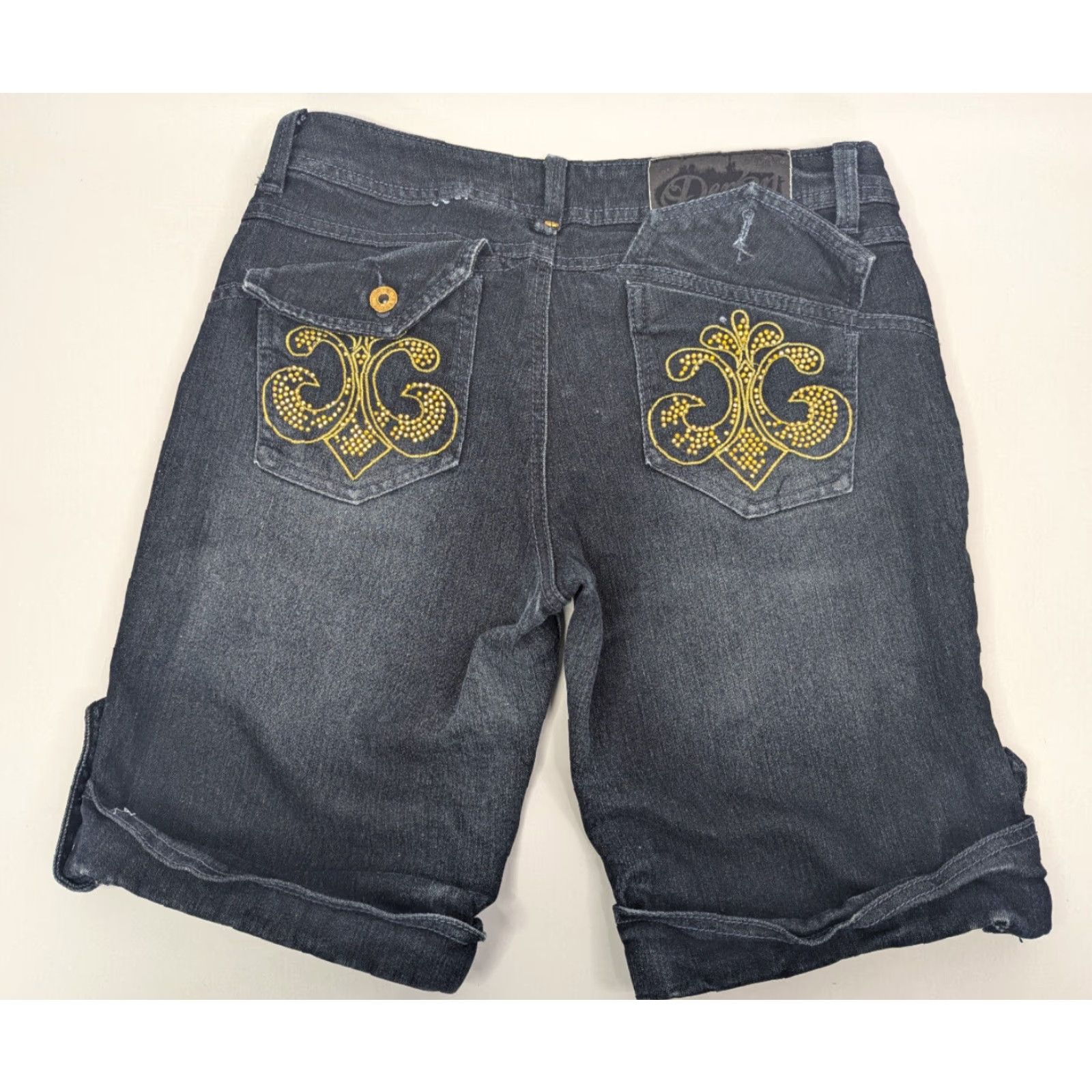Vintage Dereon Dark Wash Jean Shorts Women’s 7/8 Fleur de Lis Jeweled Back Pockets Short Cotton Denim Spandex Stretch Flat Front Regular Size 28" / US 6 / IT 42 - 2 Thumbnail