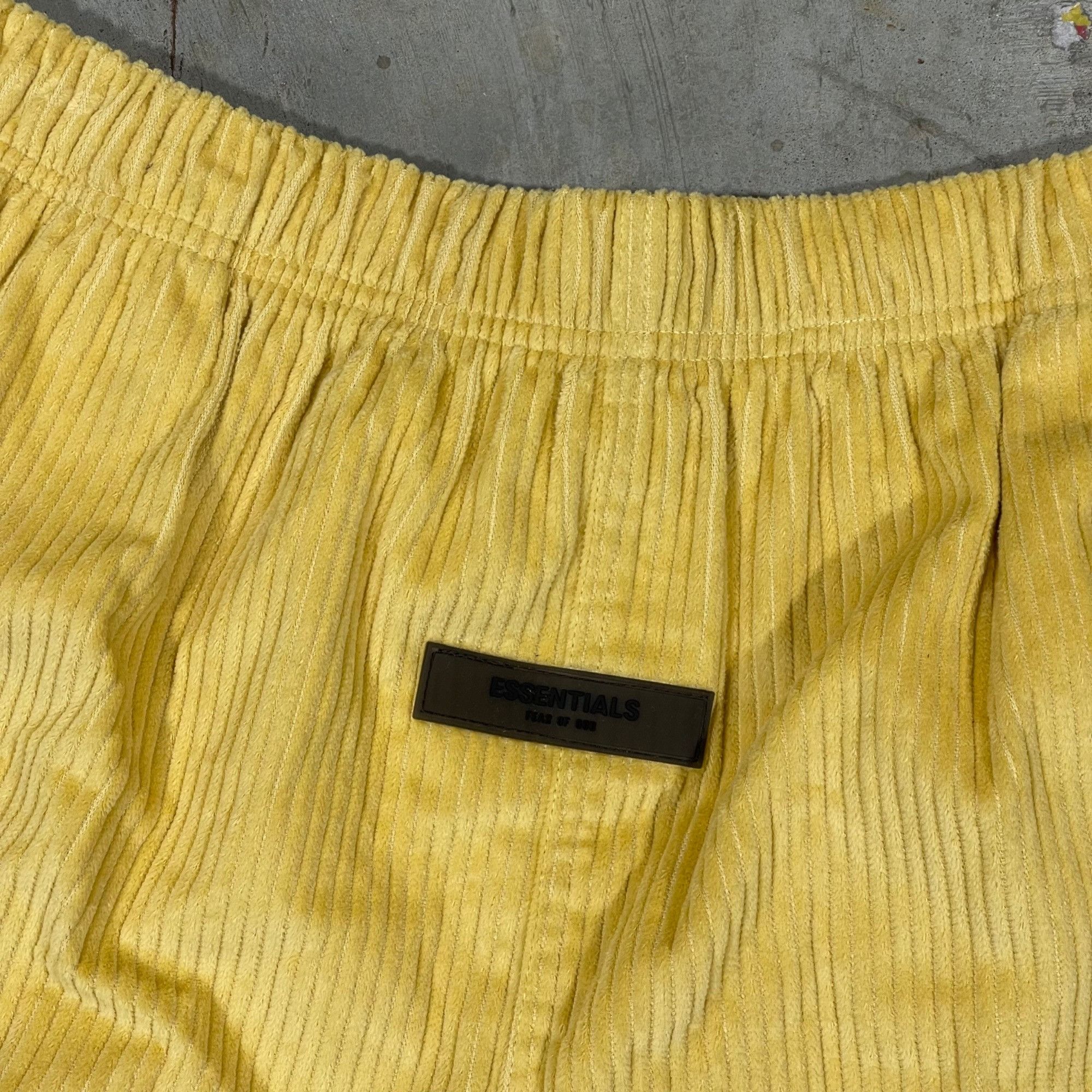 Fear of God NEW FEAR OF GOD ESSENTIALS WOMEN'S CORDUROY TUSCAN SHORTS M Size 27" / US 4 / IT 40 - 4 Thumbnail